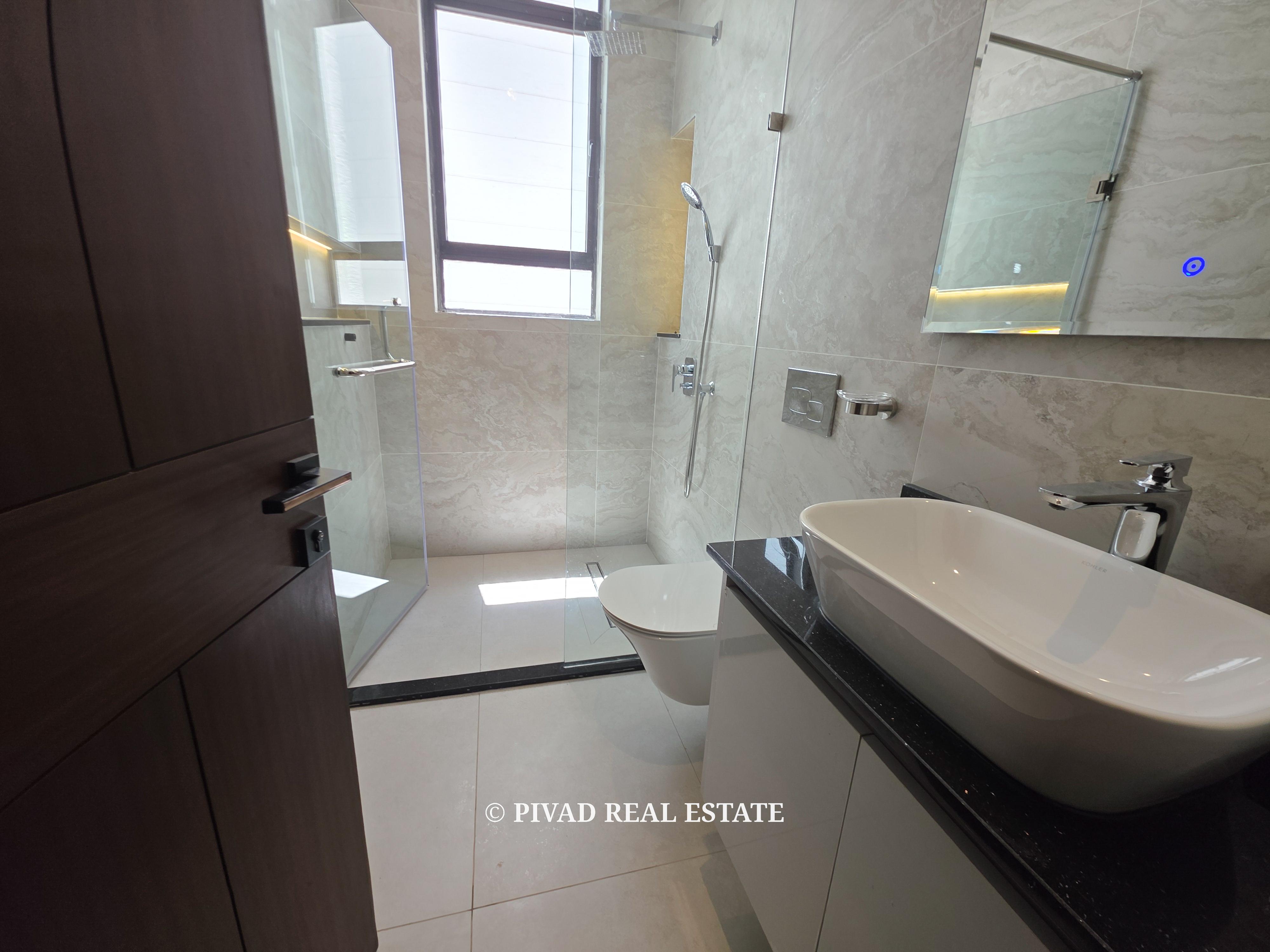 5 Bedroom House with a Dsq For 2 Available For Sale - Old Kitisuru