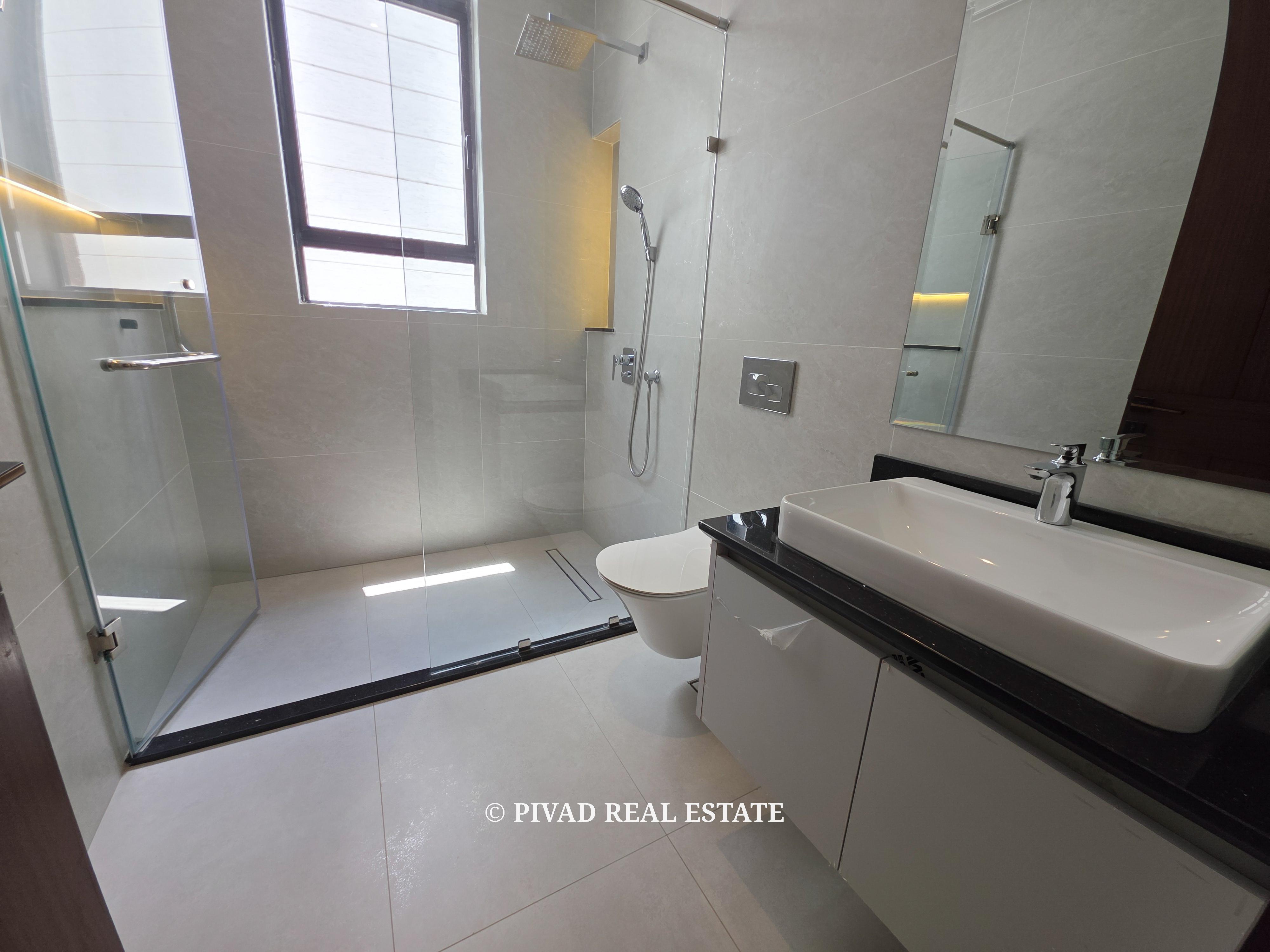 5 Bedroom House with a Dsq For 2 Available For Sale - Old Kitisuru