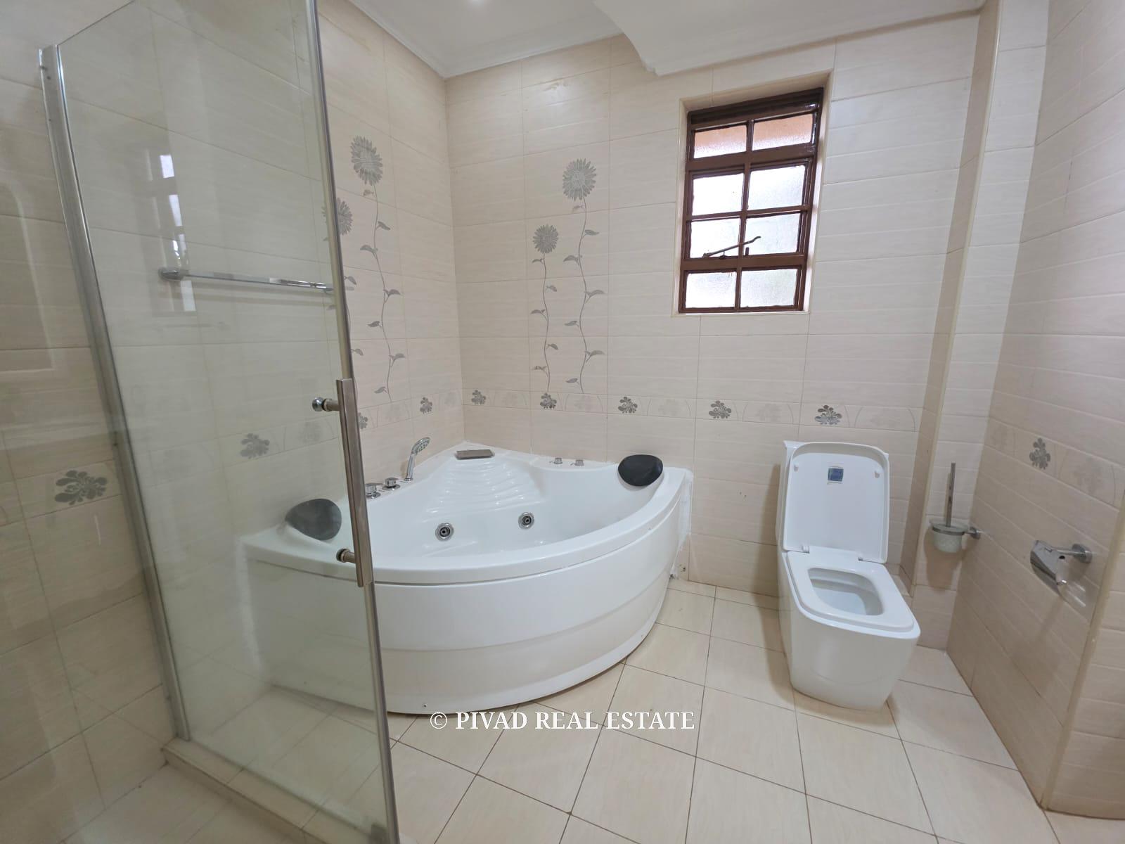 5 Bedroom House Available For Sale in Runda Eliud Mathu