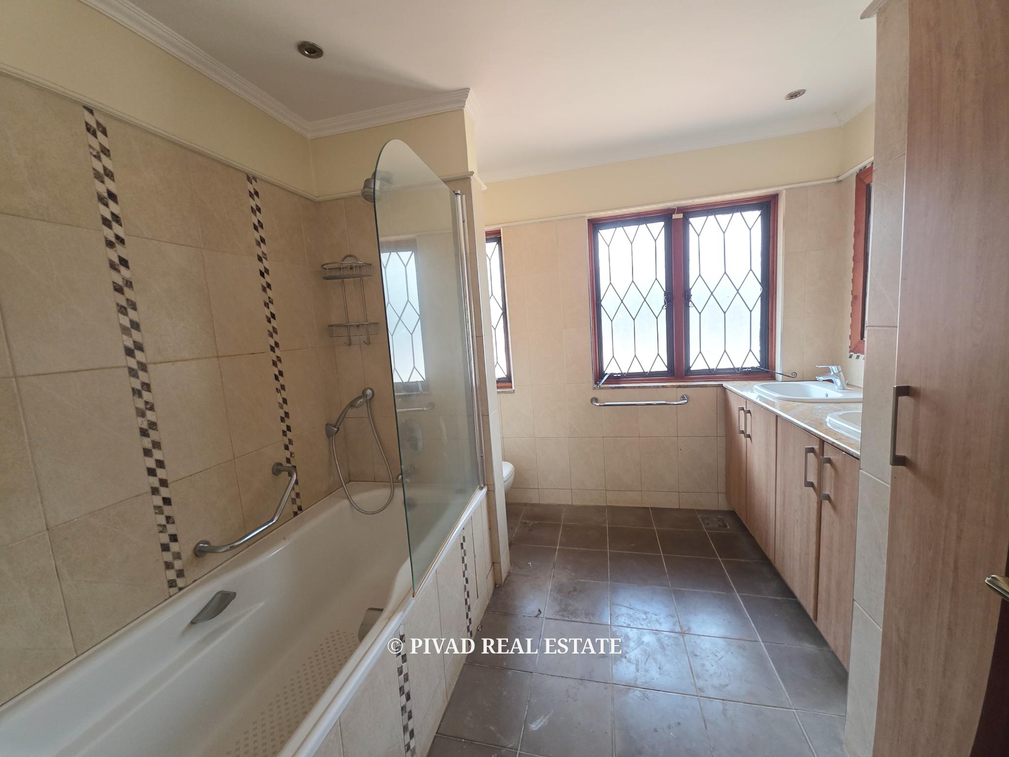 5 Bedroom House Available For Rent in Gigiri