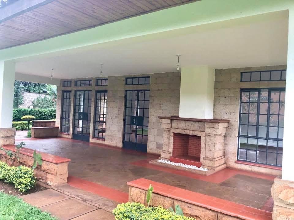 5 Bedroom House Available For Rent in Rosslyn Estate