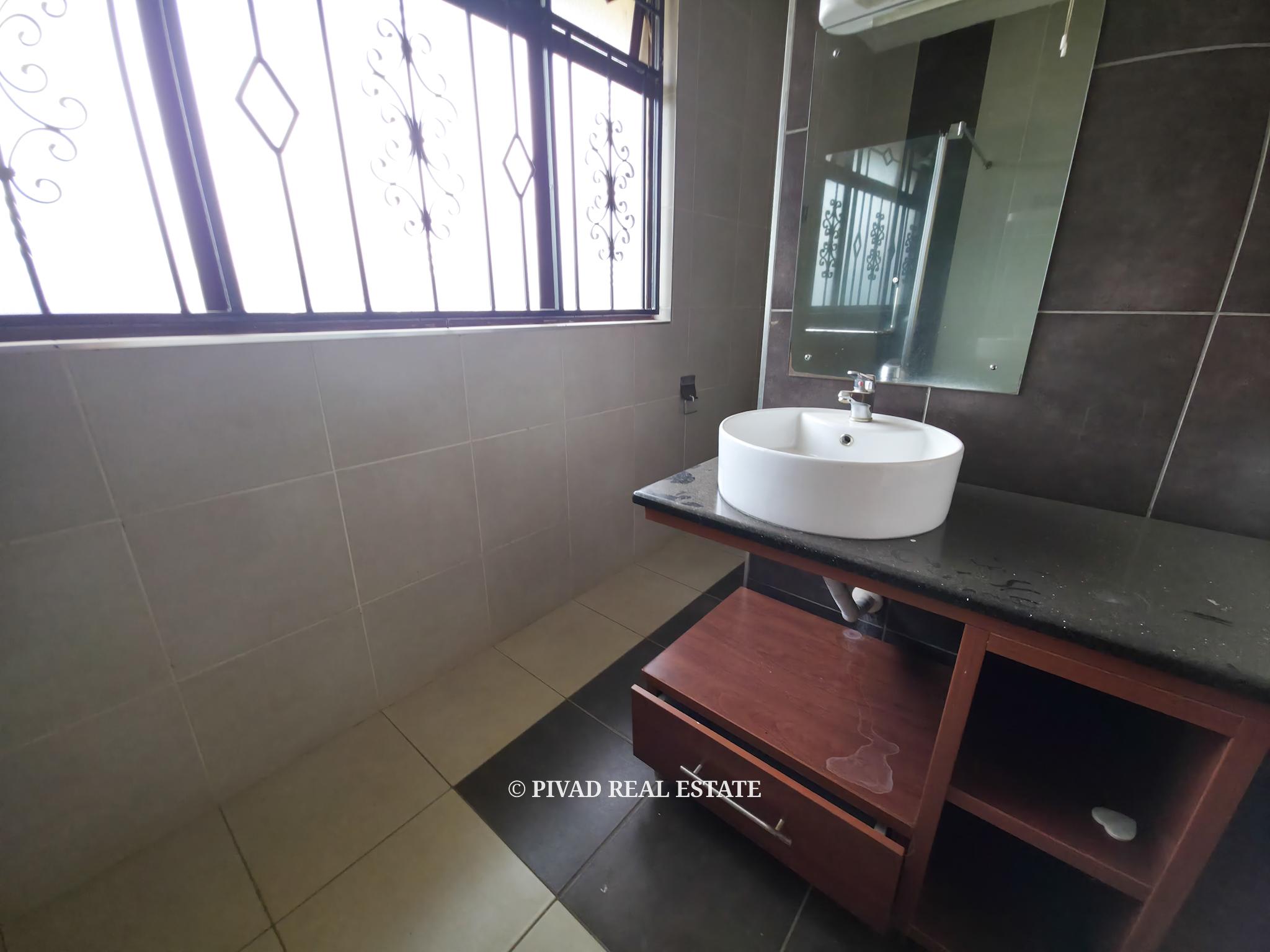 4 Bedroom townhouse available for rent in Ridgeways
