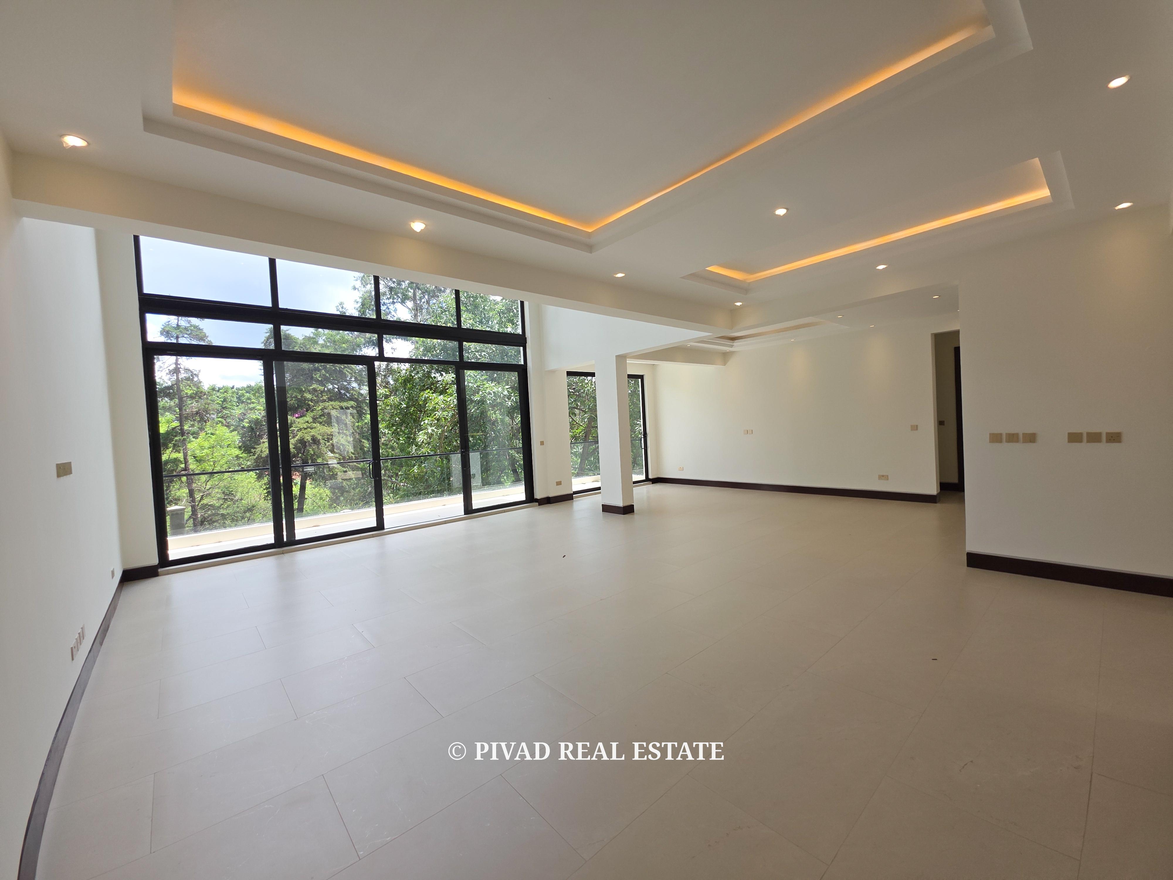 5 Bedroom House with a Dsq For 2 Available For Sale - Old Kitisuru