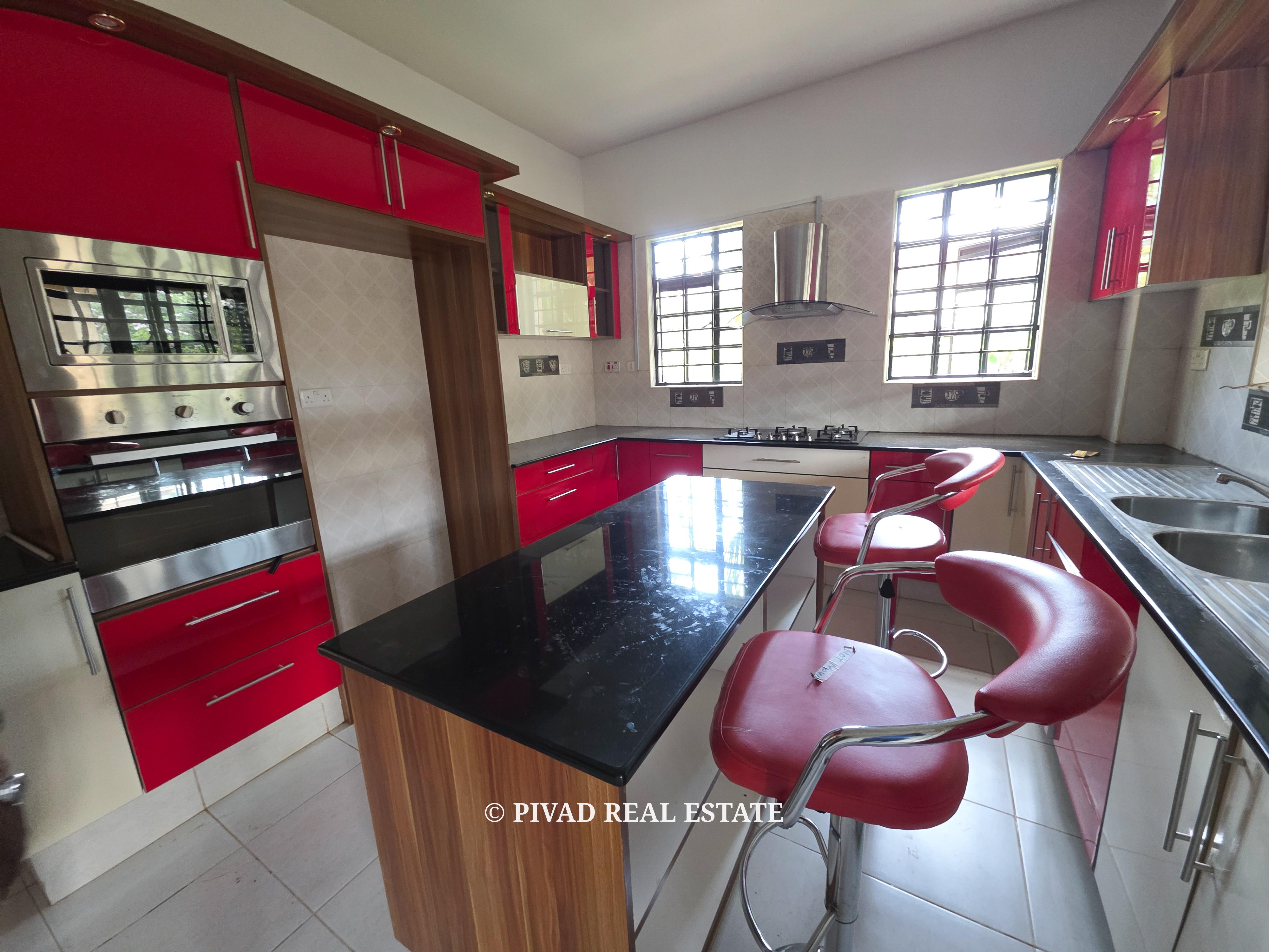 5 Bedroom House Available For Rent in New Kitisuru.