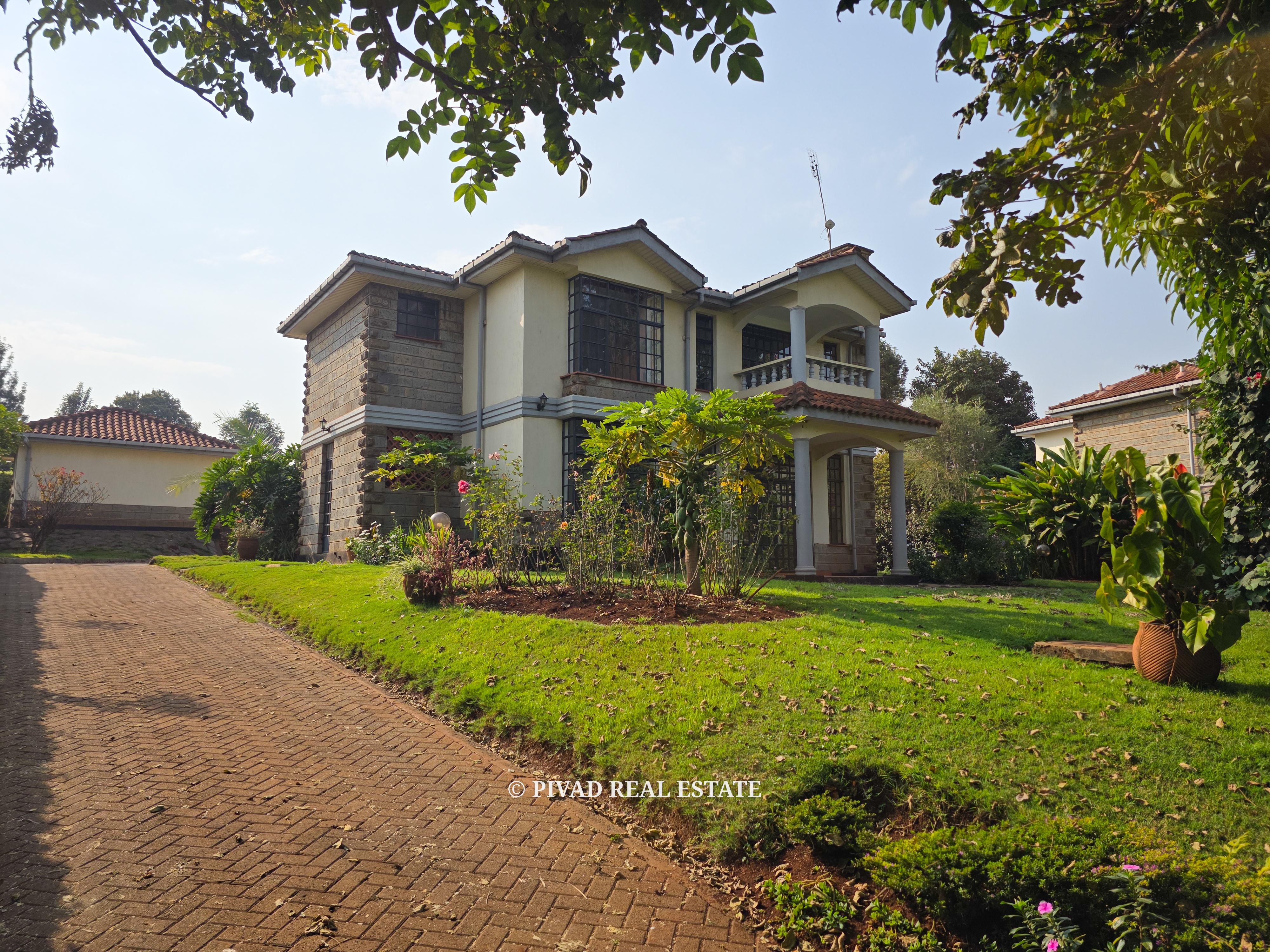 4 Bedroom House For Sale in Rosslyn