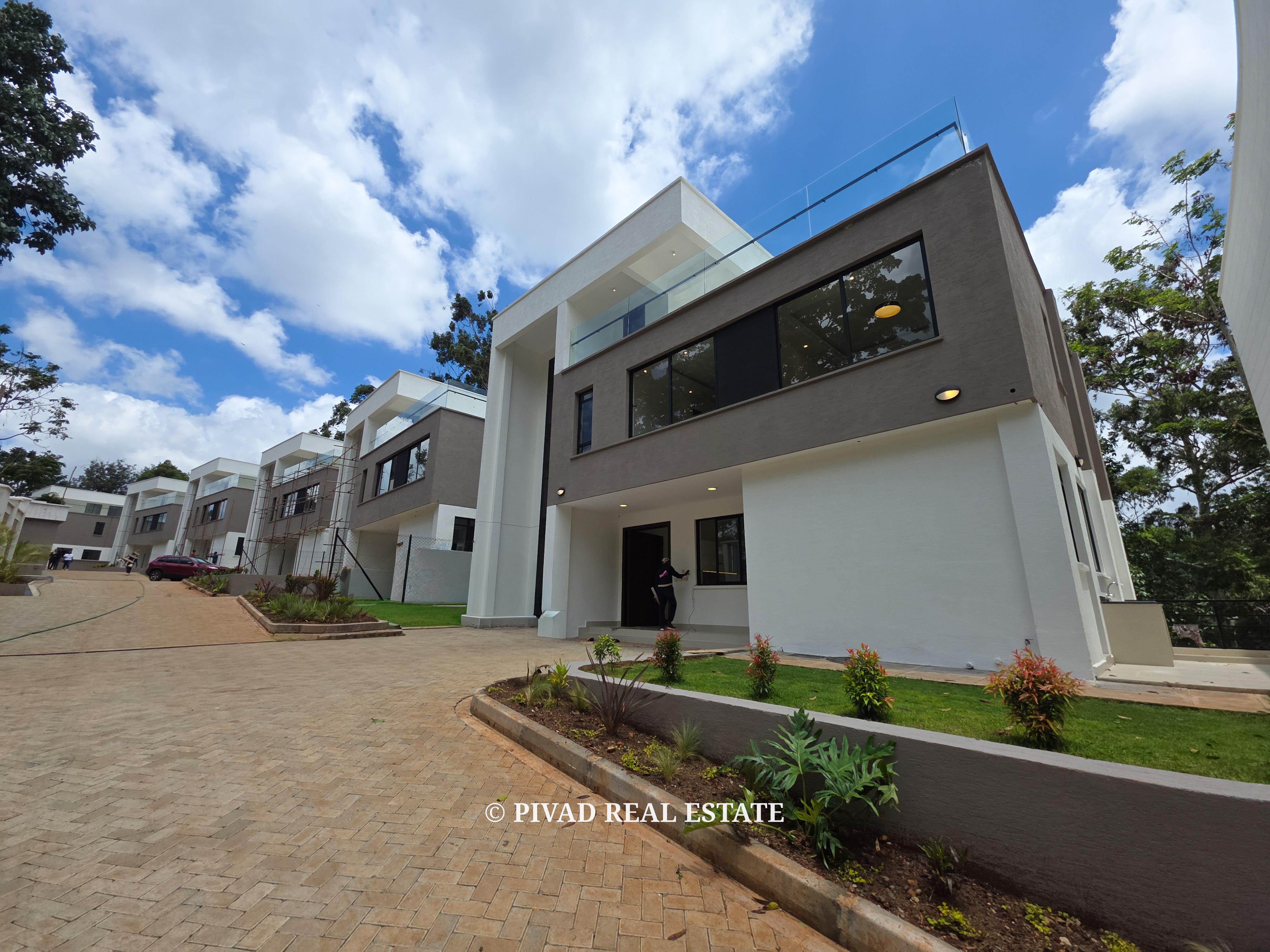 5 Bedroom House with a Dsq For 2 Available For Sale - Old Kitisuru