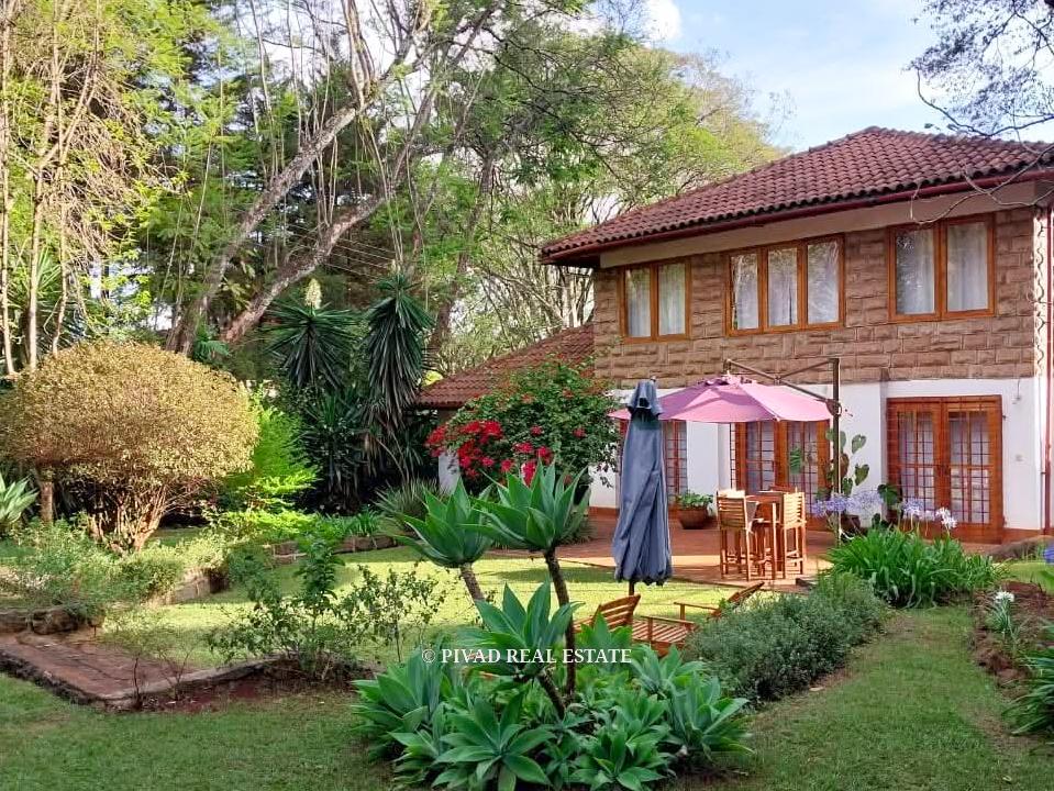 4 Bedroom House Available For Rent in Rosslyn Estate