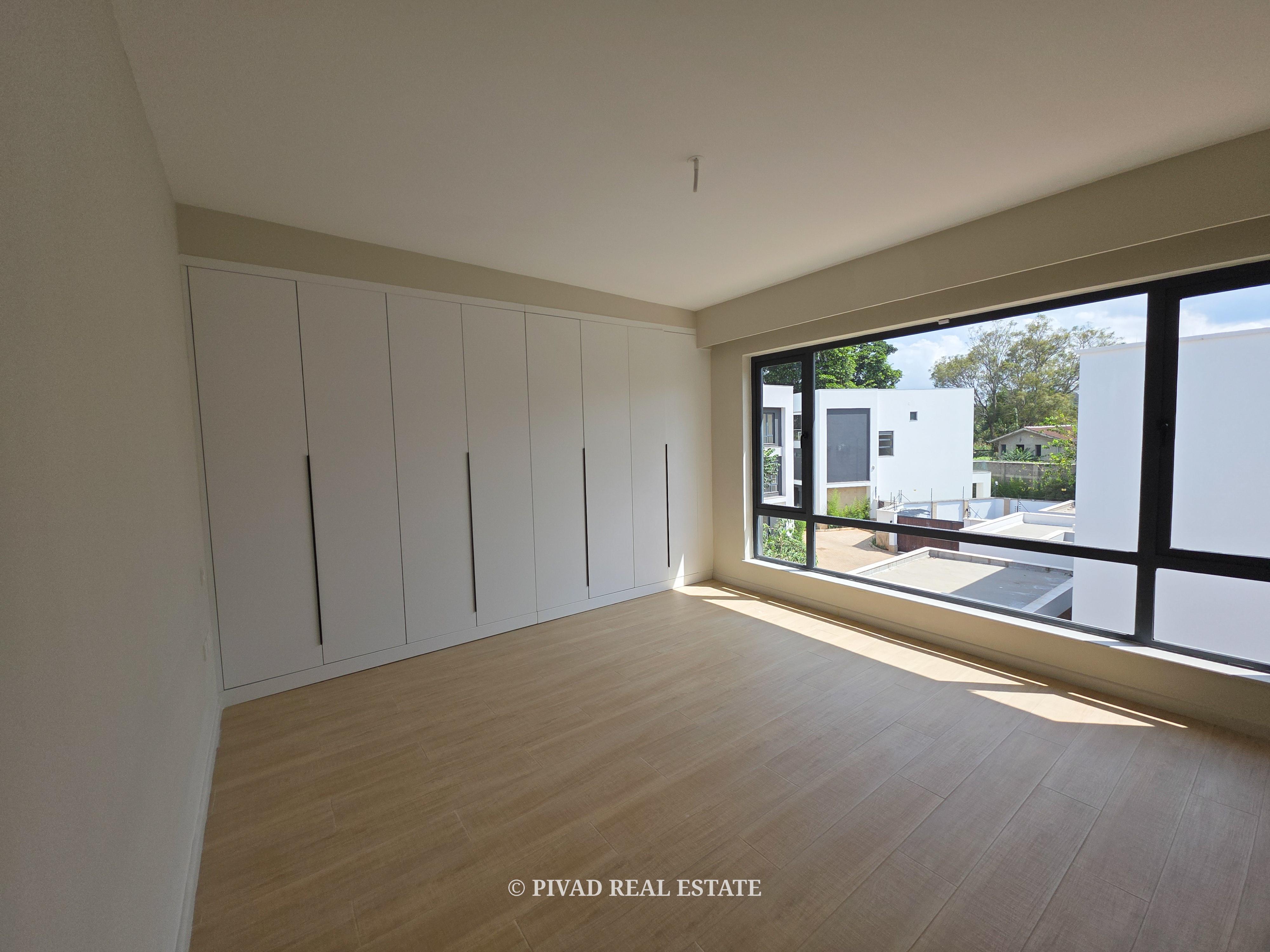 Modern 5 Bedroom house for rent in kyuna