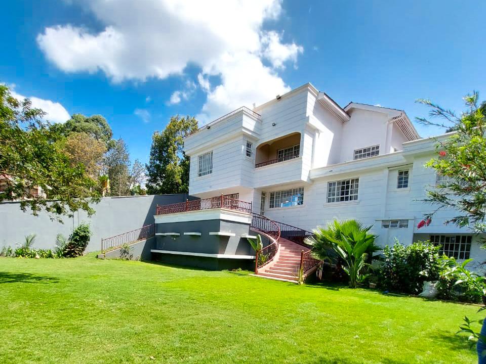 6 bedroom House Available for Sale in Kitisuru estate