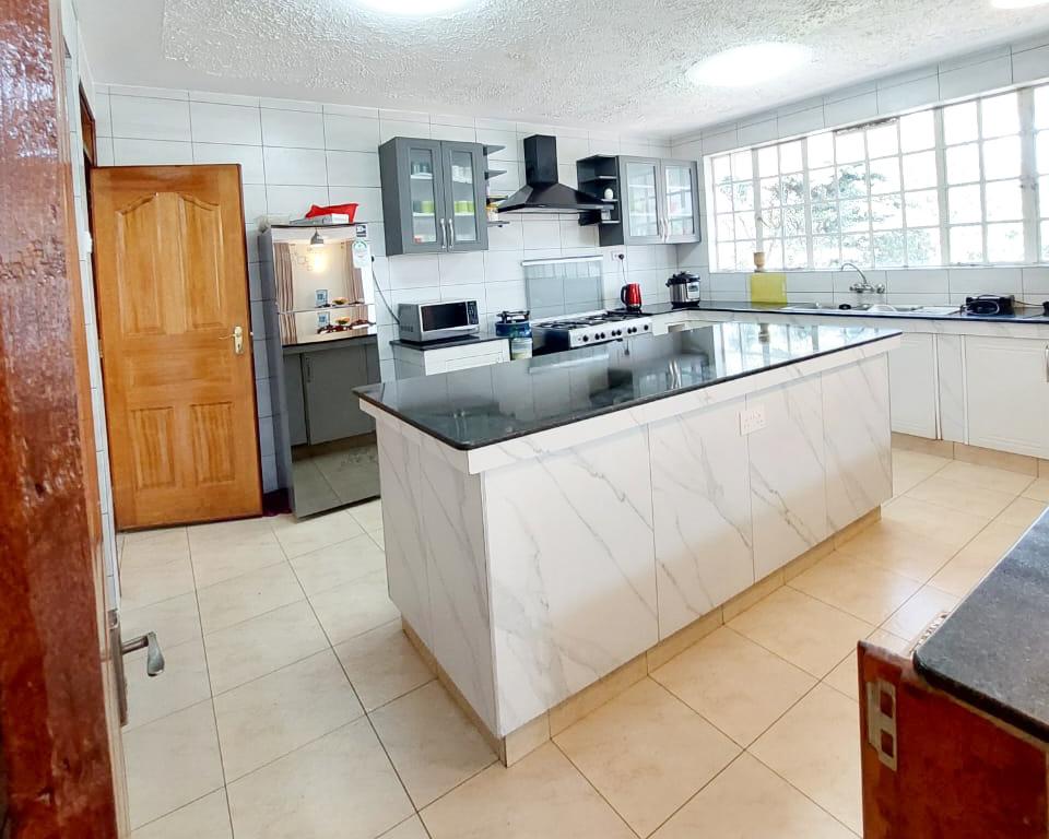 6 bedroom House Available for Sale in Kitisuru estate