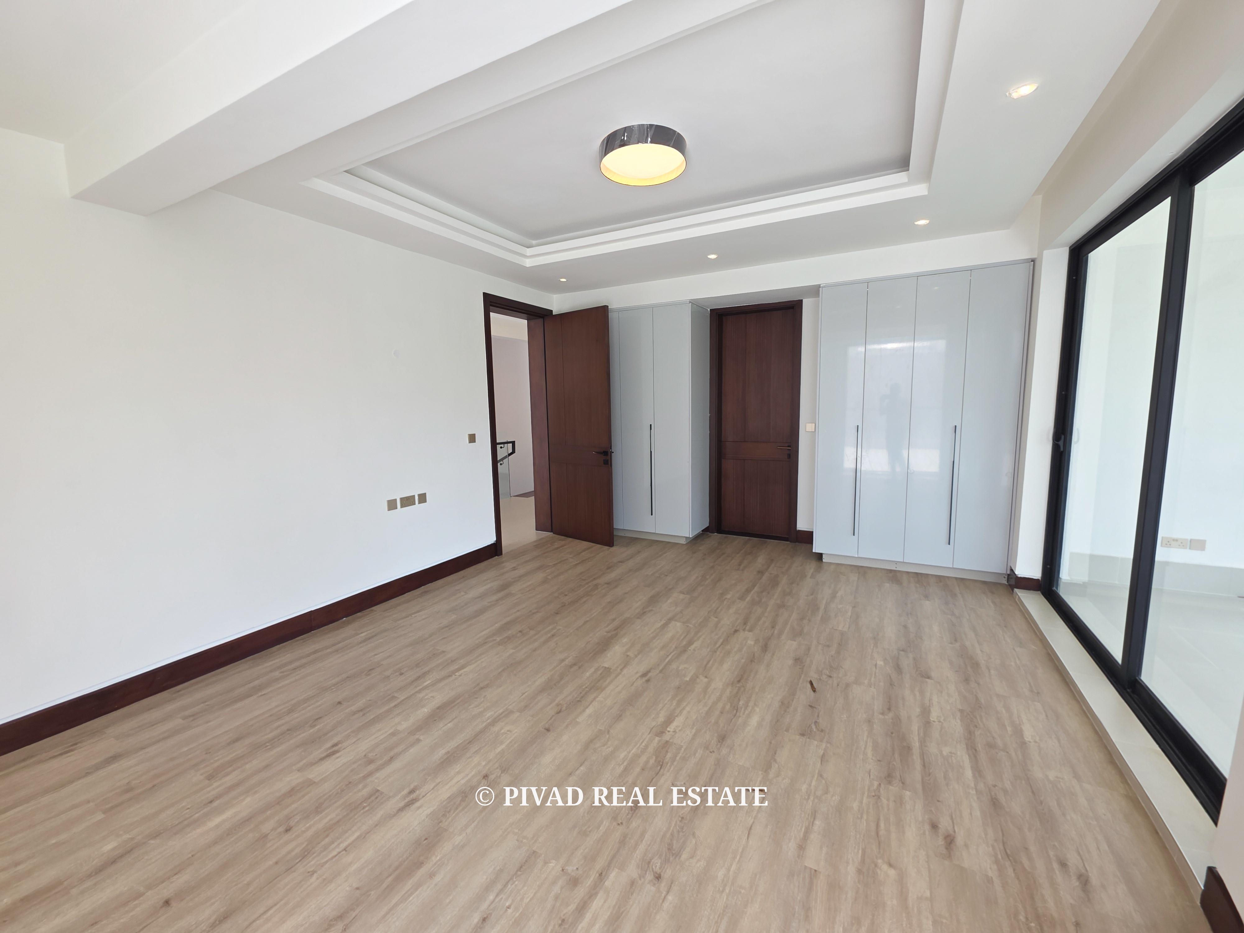 5 Bedroom House with a Dsq For 2 Available For Sale - Old Kitisuru