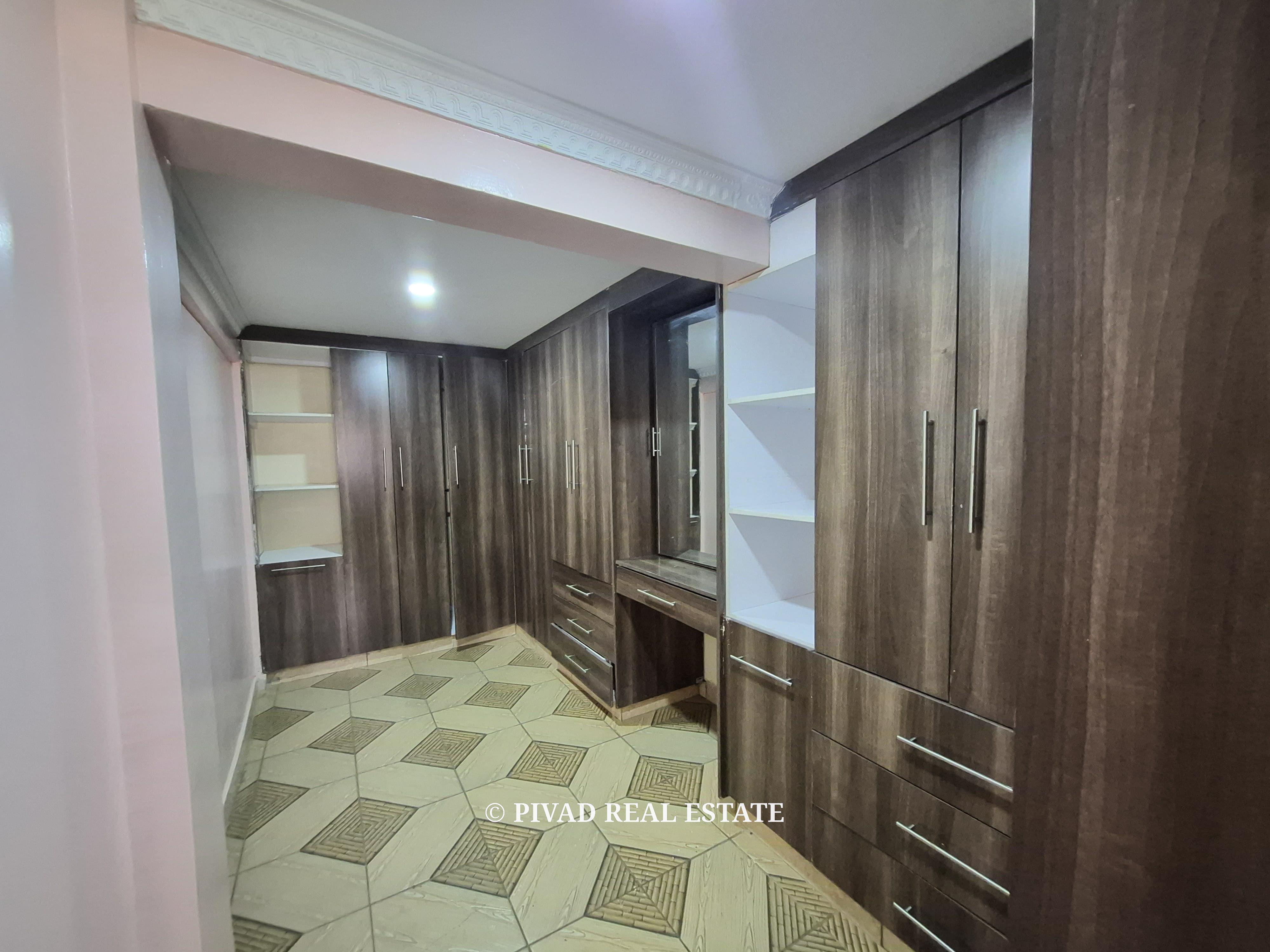 6 Bedroom House available for Sale in Garden Estate