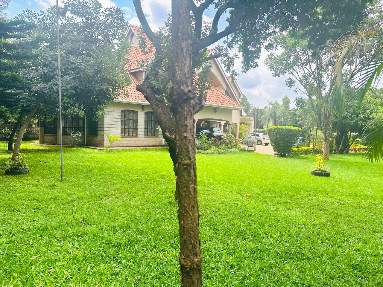 7 bedroom House available For Sale in Nyari Estate