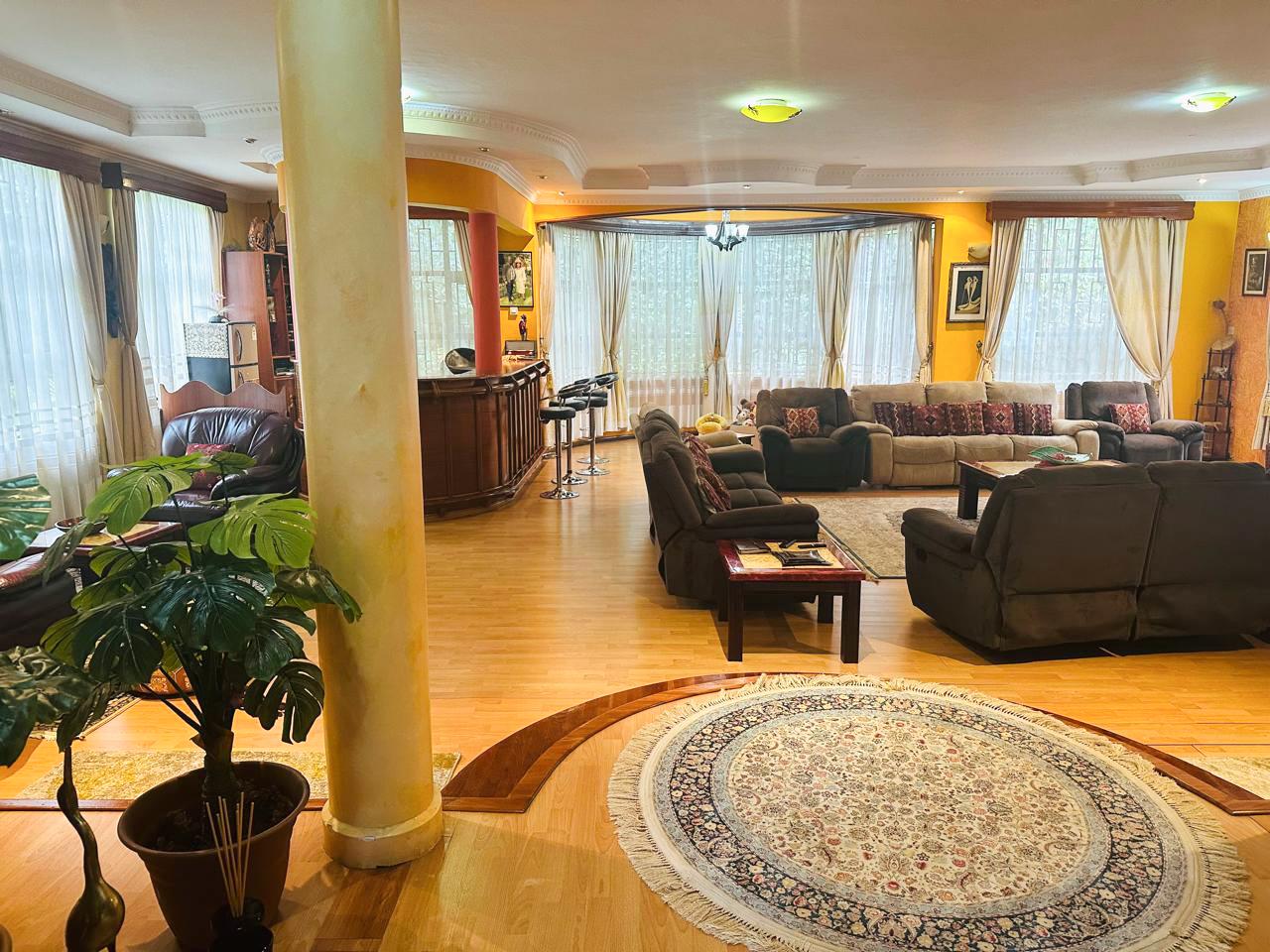 7 bedroom House available For Sale in Nyari Estate