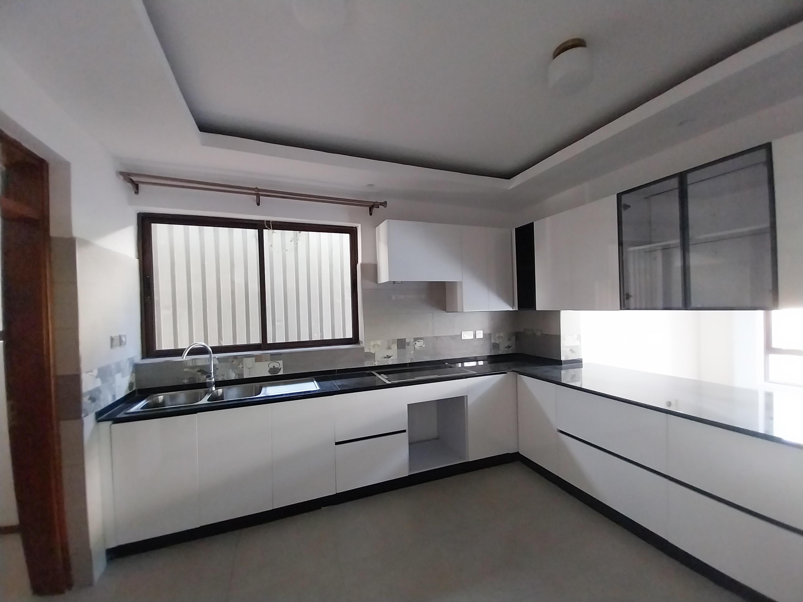 4 Bedroom House Available For Sale in Runda