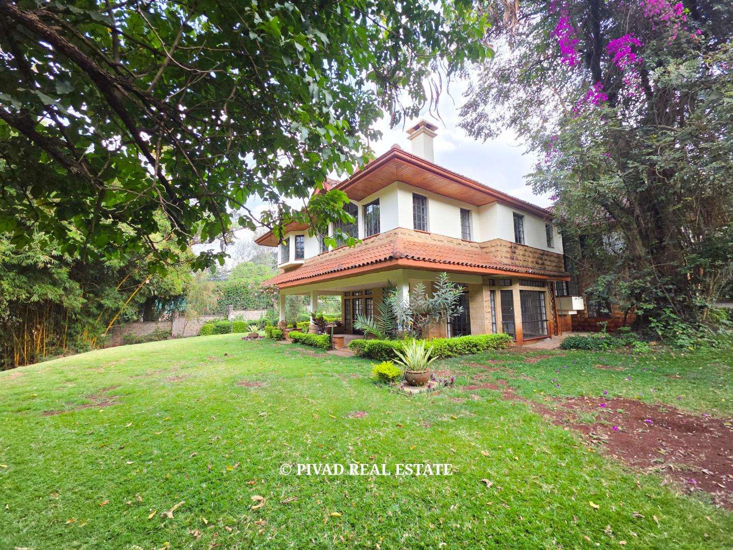 5 Bedroom House Available For Rent in Rosslyn Estate