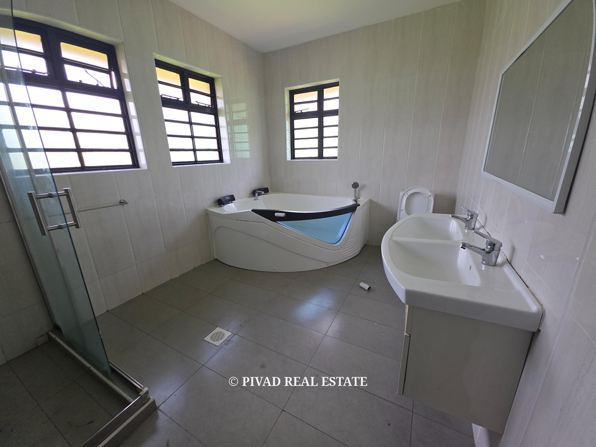4 Bedroom House Available For Rent - New Runda, Off Kiambu Road