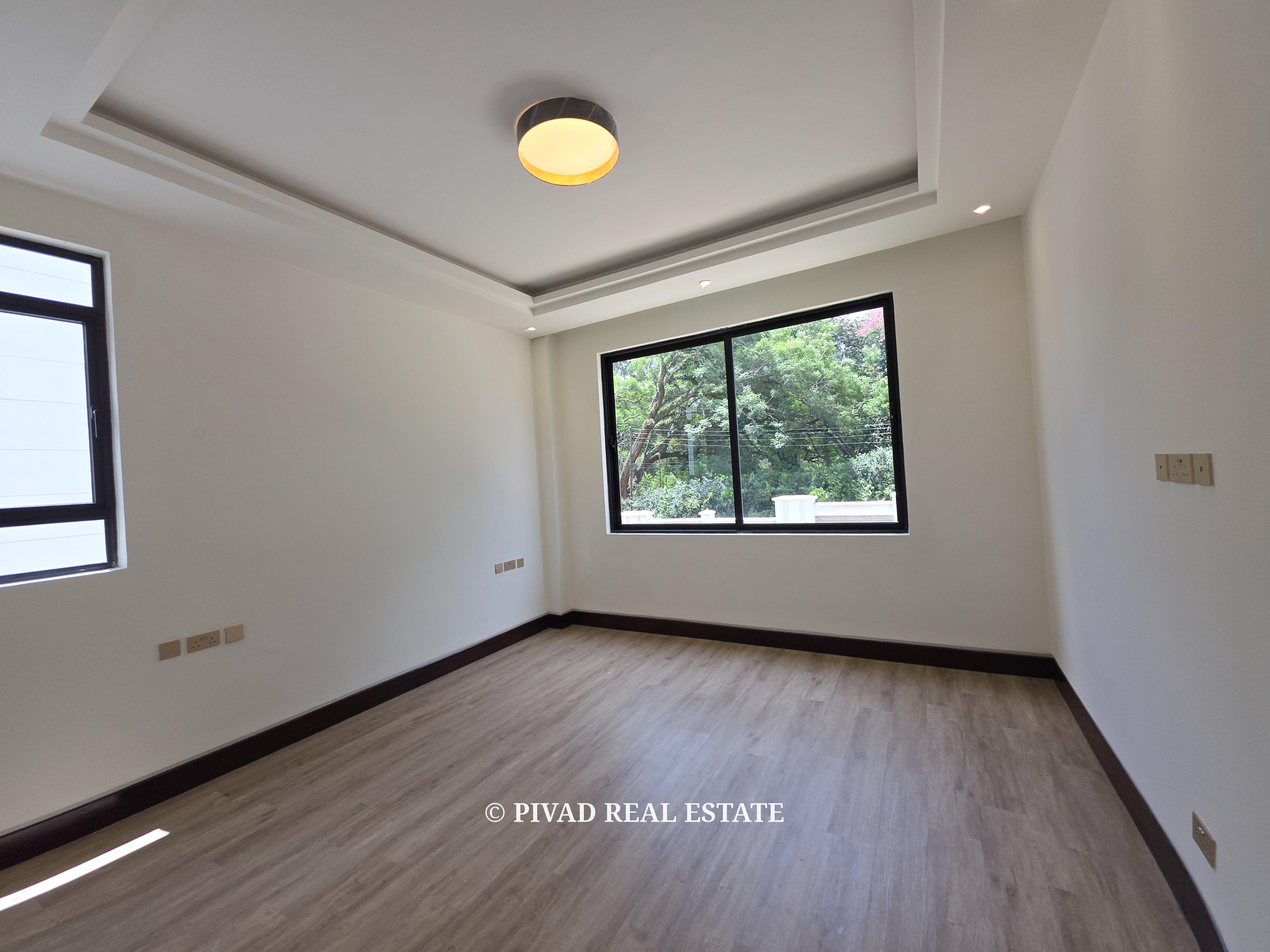 5 Bedroom House with a Dsq For 2 Available For Sale - Old Kitisuru