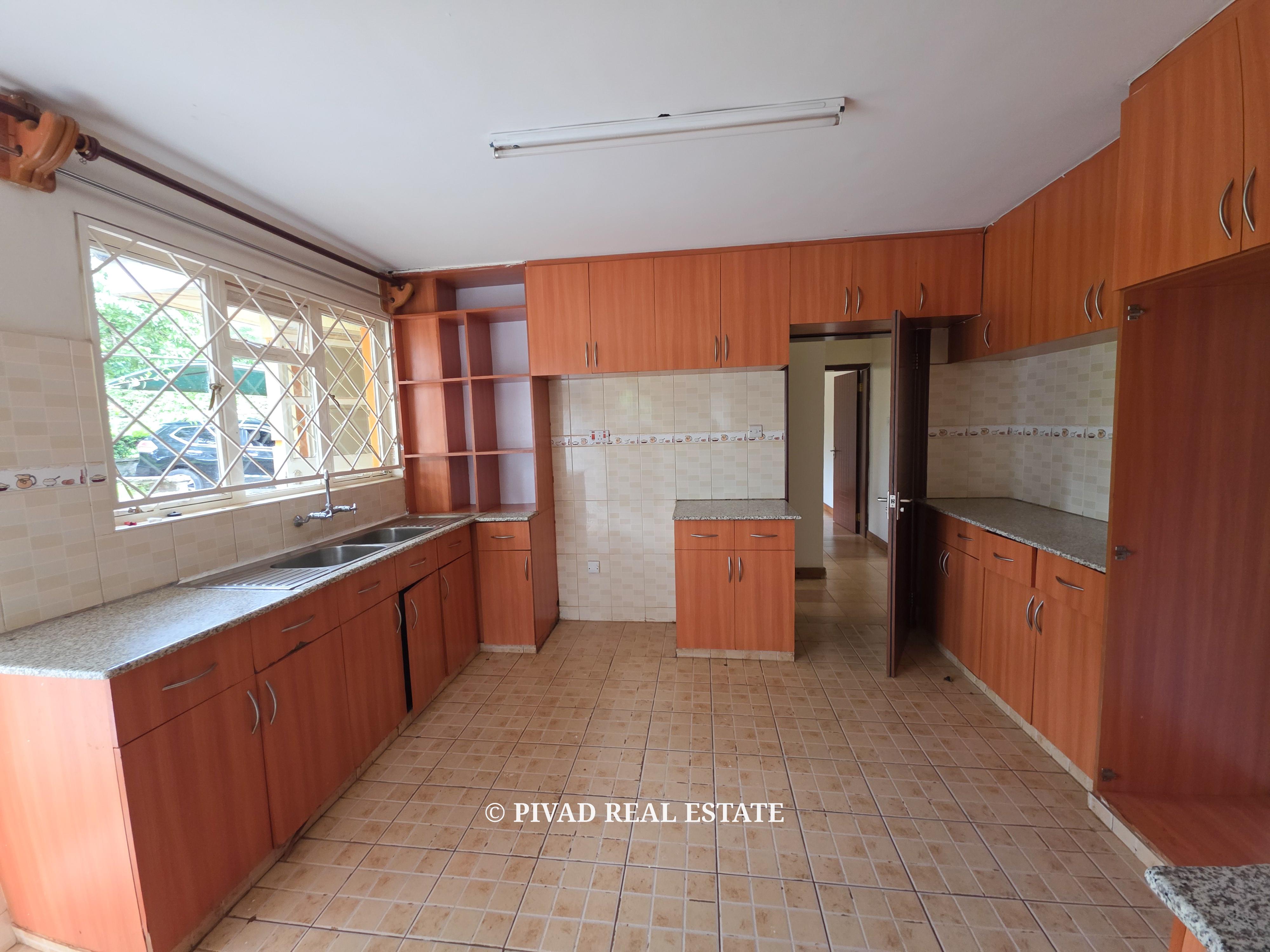5 Bedroom House Available For Sale in Runda, Eliud Mathu Street