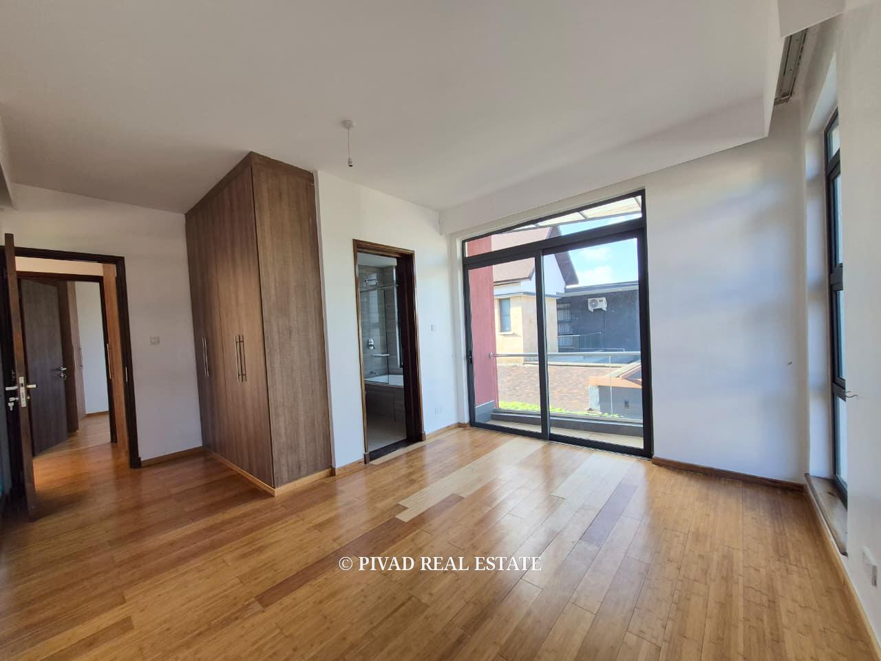 4 Bedroom Townhouse Available For Sale in Garden Estate