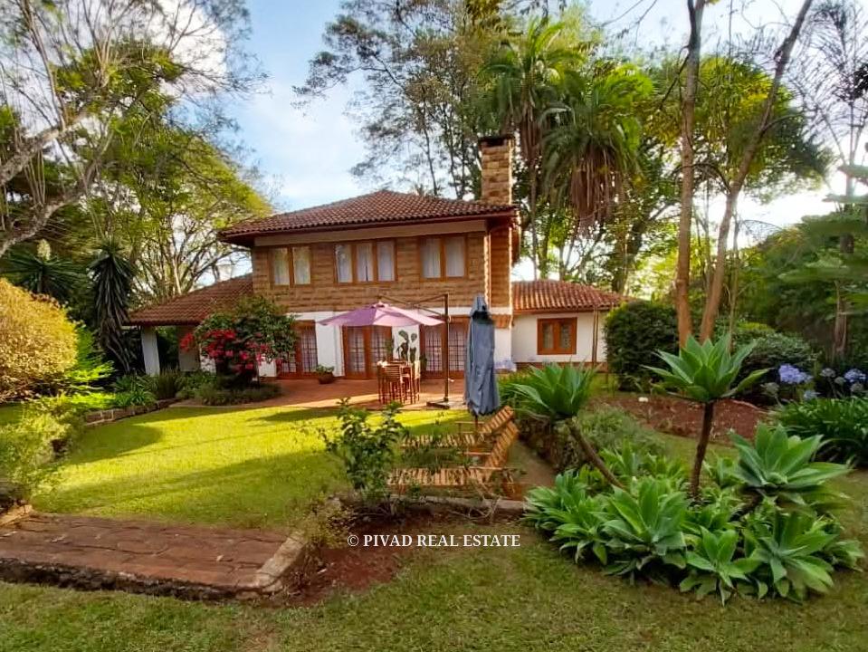 4 Bedroom House Available For Rent in Rosslyn Estate
