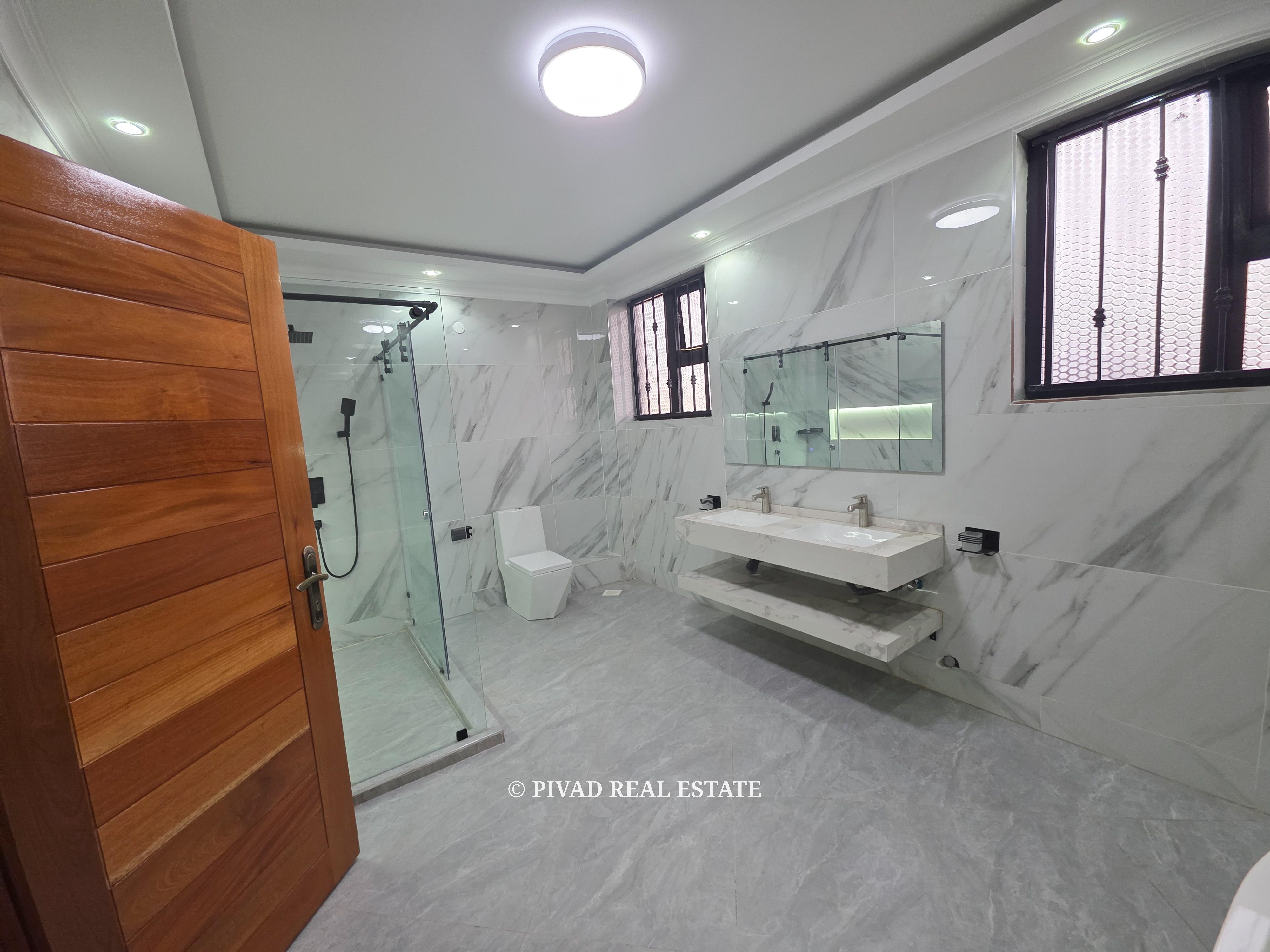 Modern 5 Bedroom Home in New Runda.