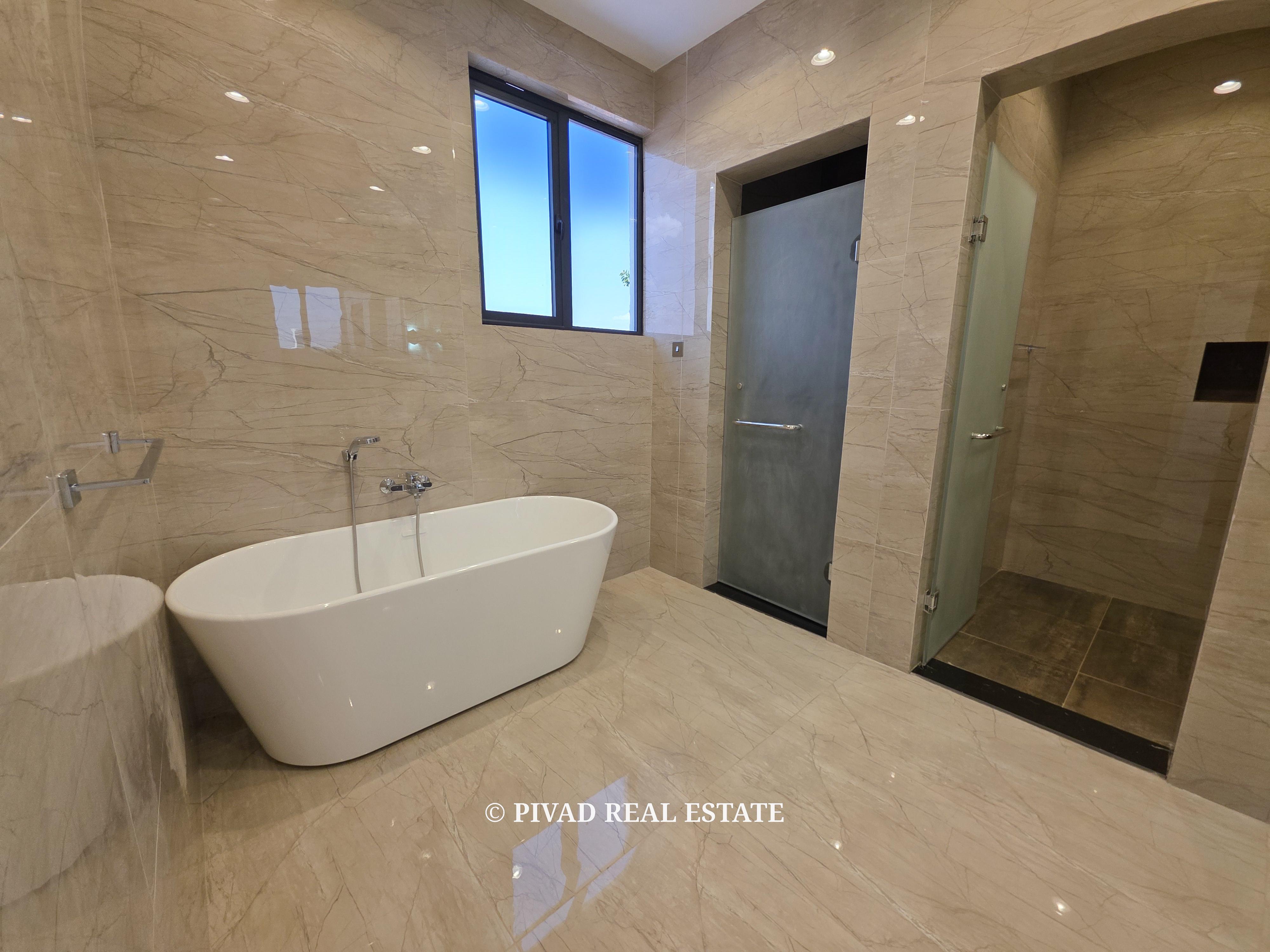 5 bedroom House Available For Rent in Lavington