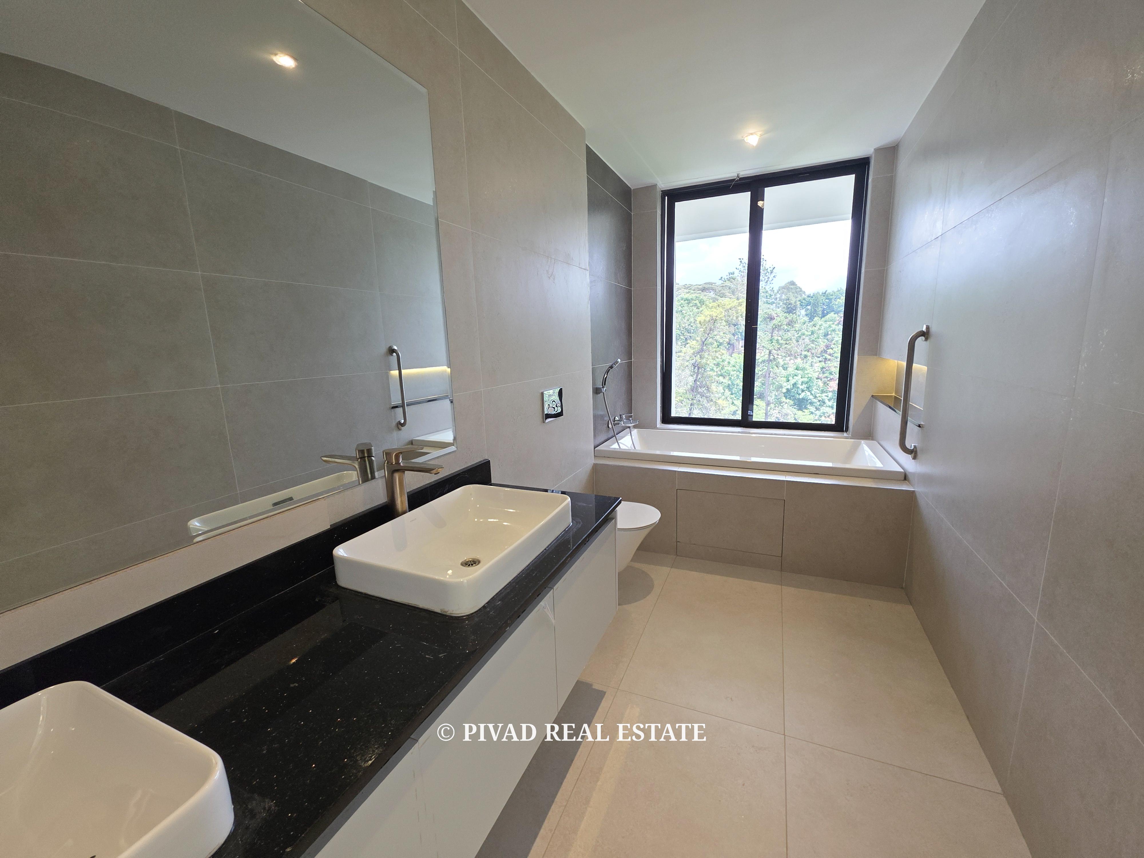 5 Bedroom House with a Dsq For 2 Available For Sale - Old Kitisuru