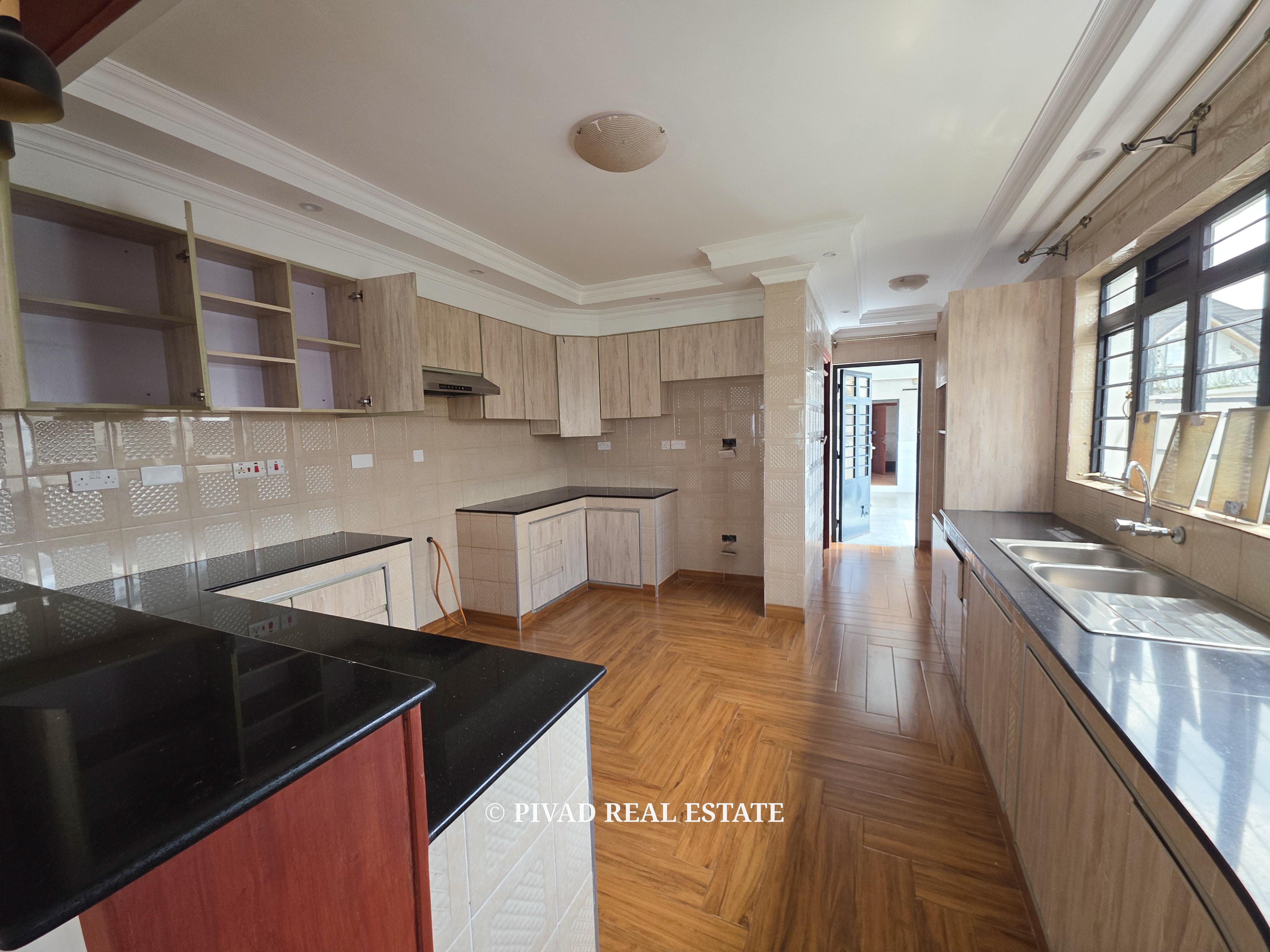 5 Bedroom Hose For Rent at Runda Paradise