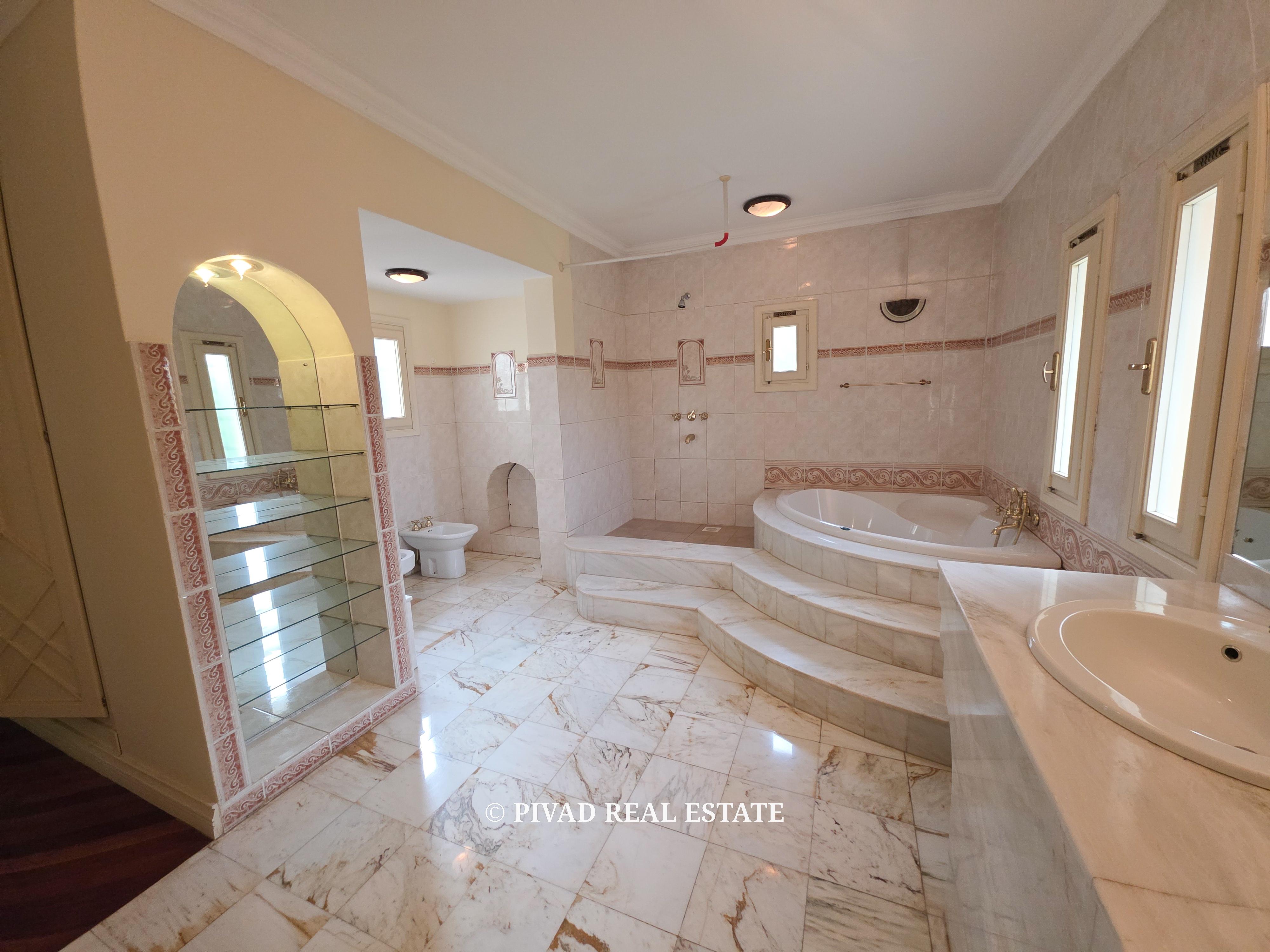 5 Bedroom House Available For Sale - Old Muthaiga