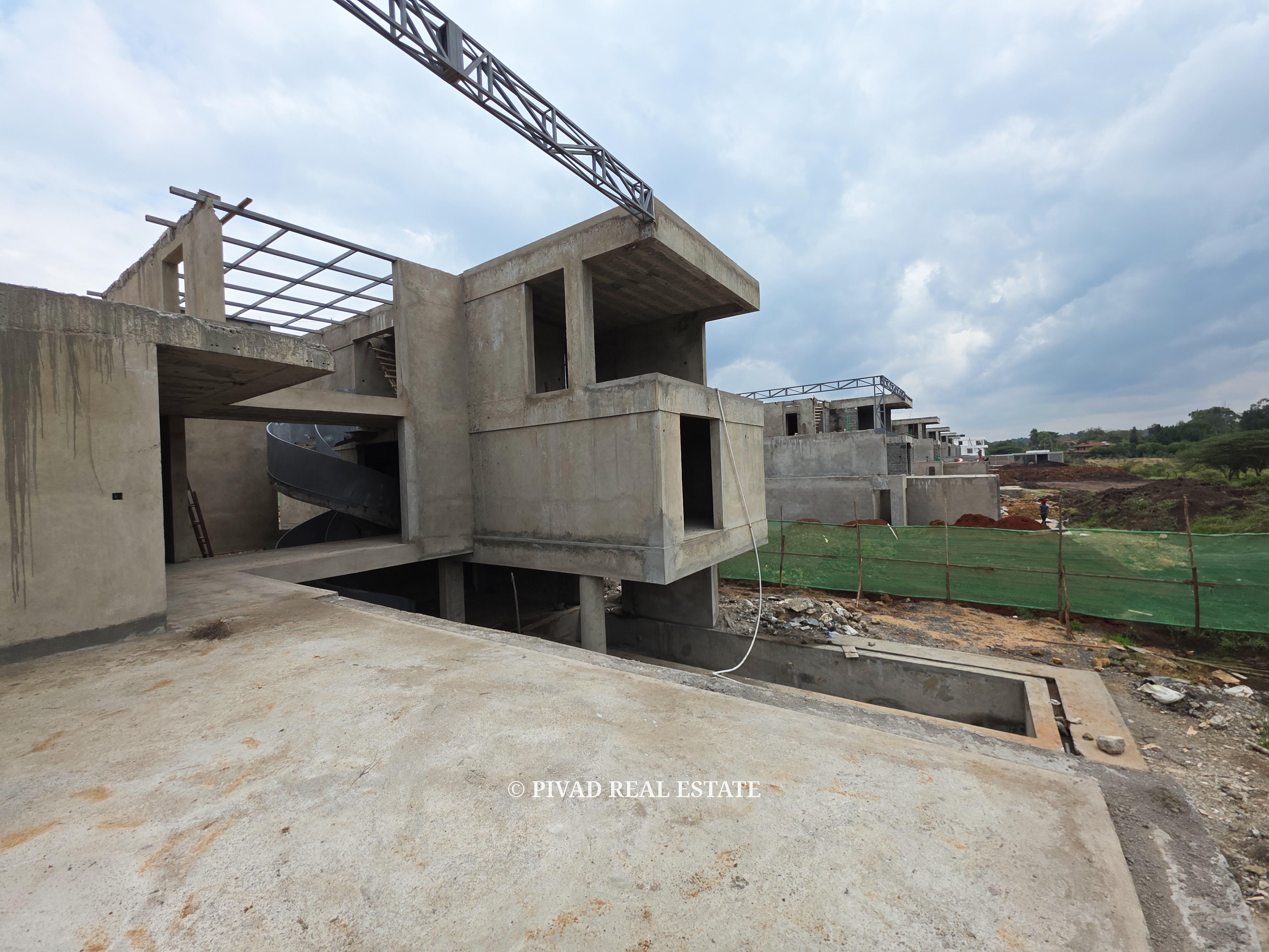 Luxurious 5 Bedroom, All En-suite Plus Dsq villas For sale - Karen
