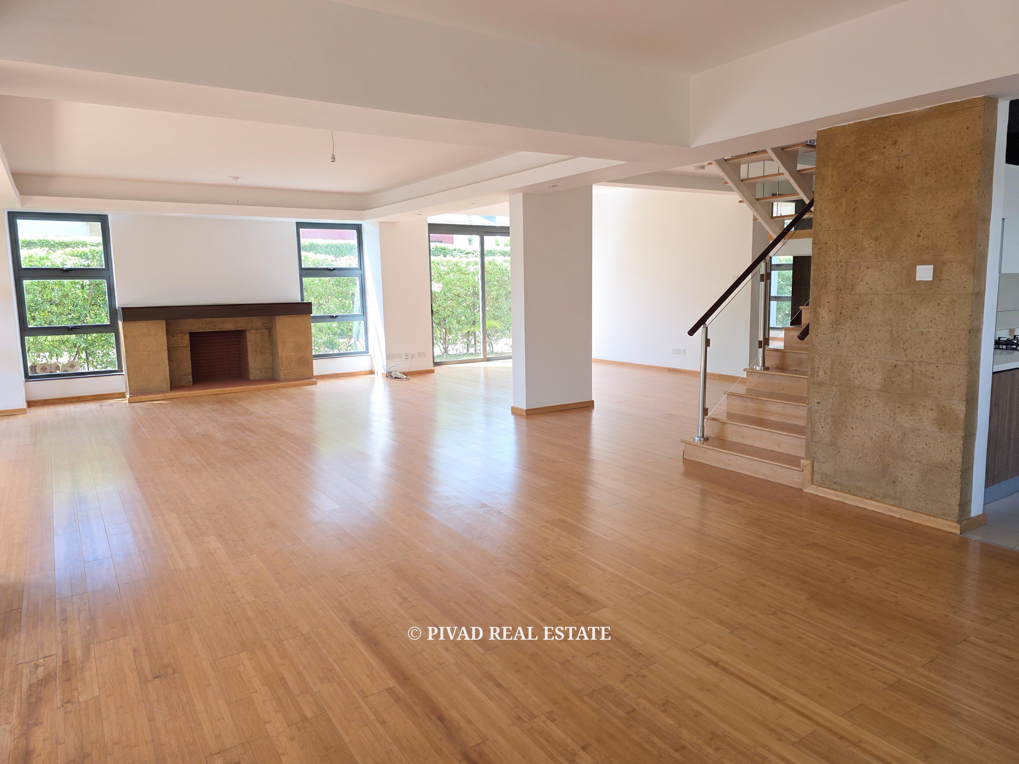 4 Bedroom Townhouse For Resale in Garden Estate