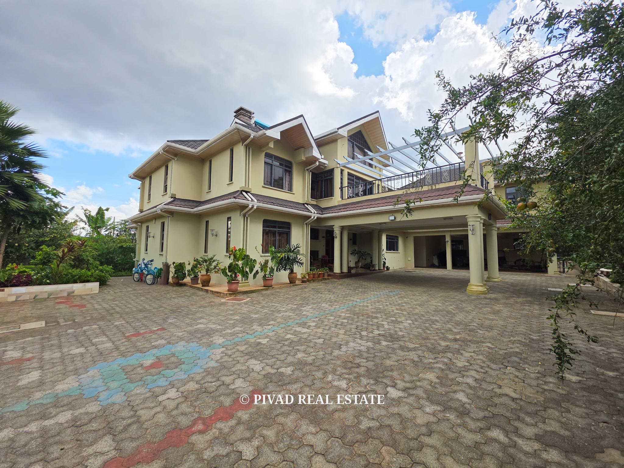 5 Bedroom House Available For Sale in Muthaiga North - 0.5 Acre