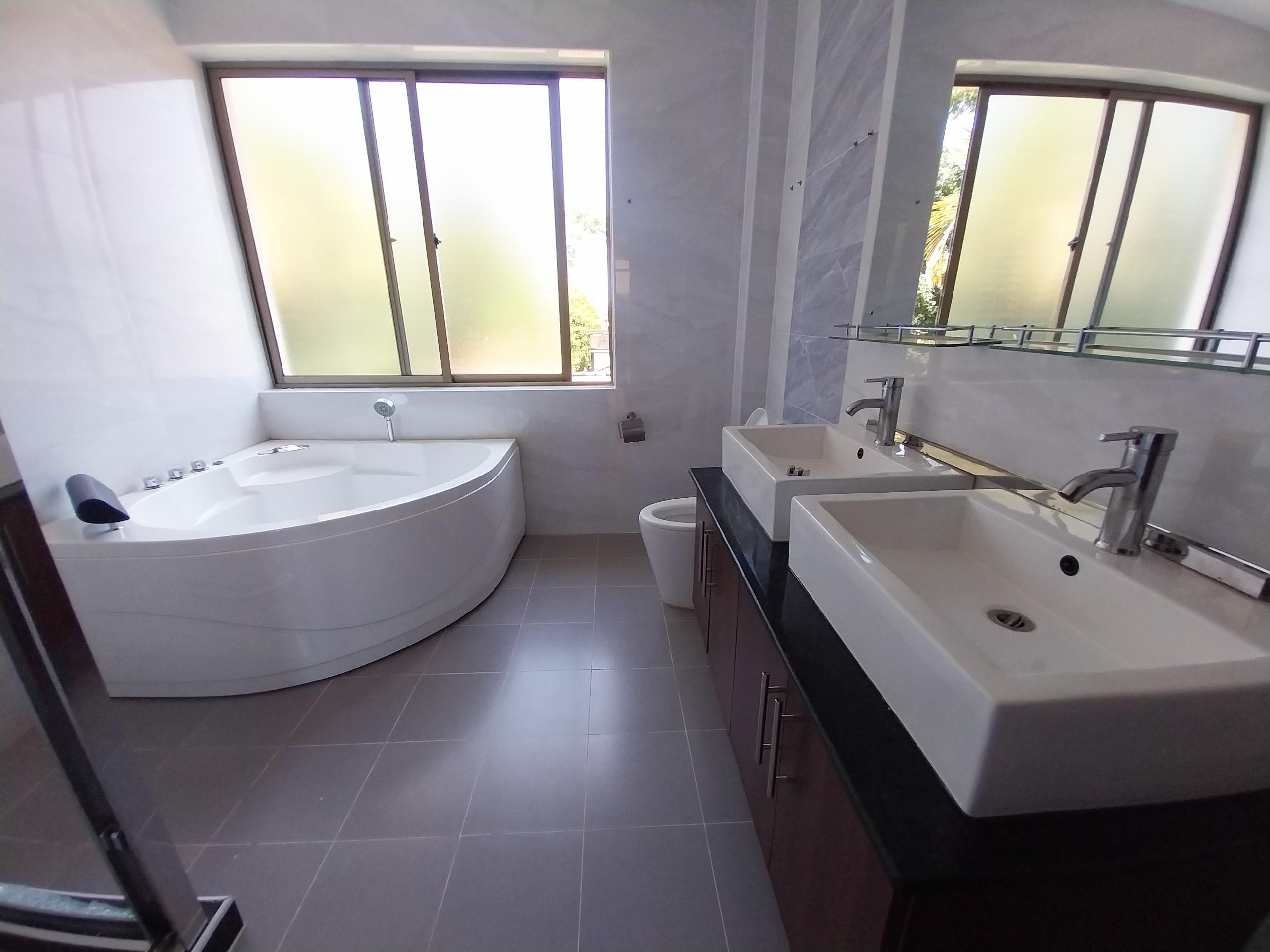 5 Bedroom townhouse Available for Rent in Lavington