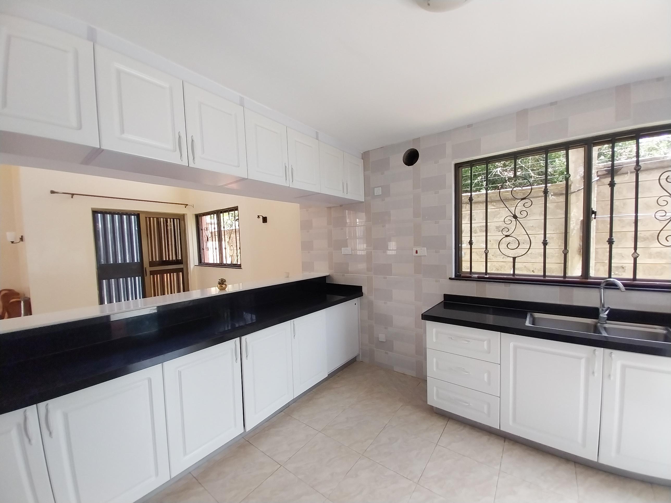 5 Bedroom townhouse Available for Rent in Lavington