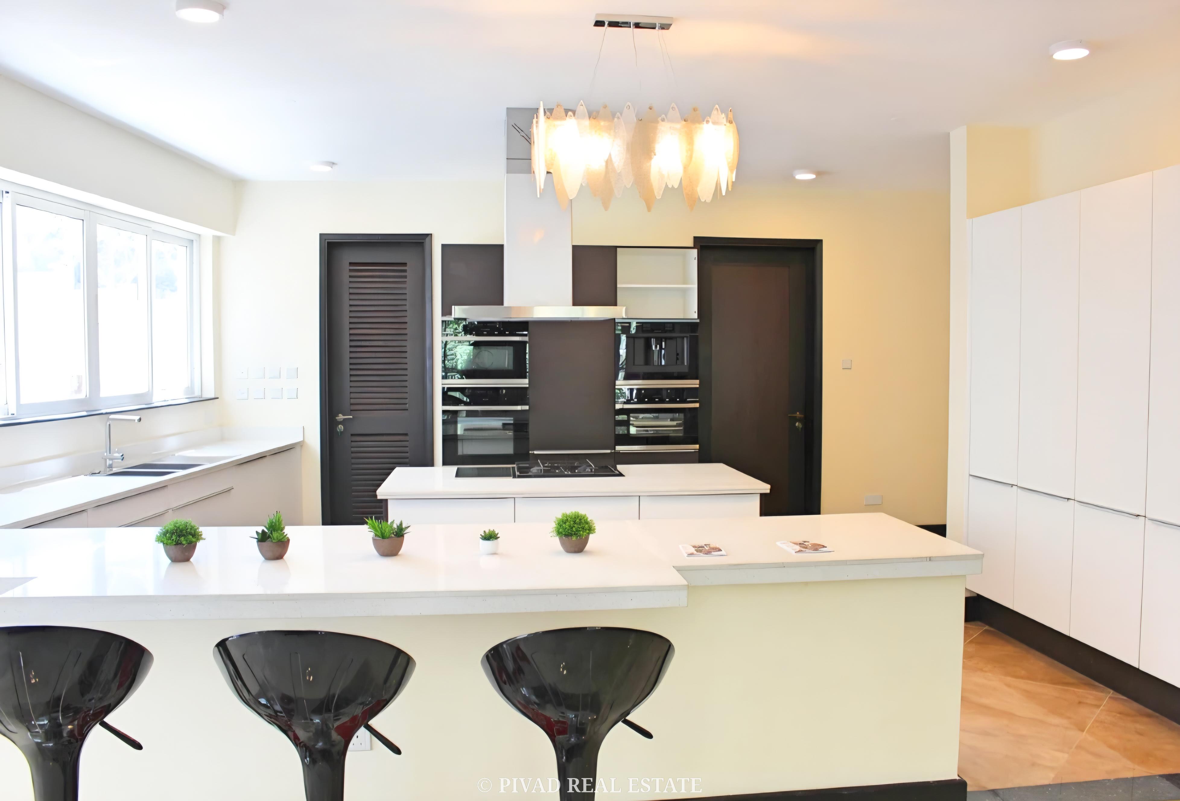 4 Bedroom Penthouse-Duplex apartment available For Sale in One General Mathenge