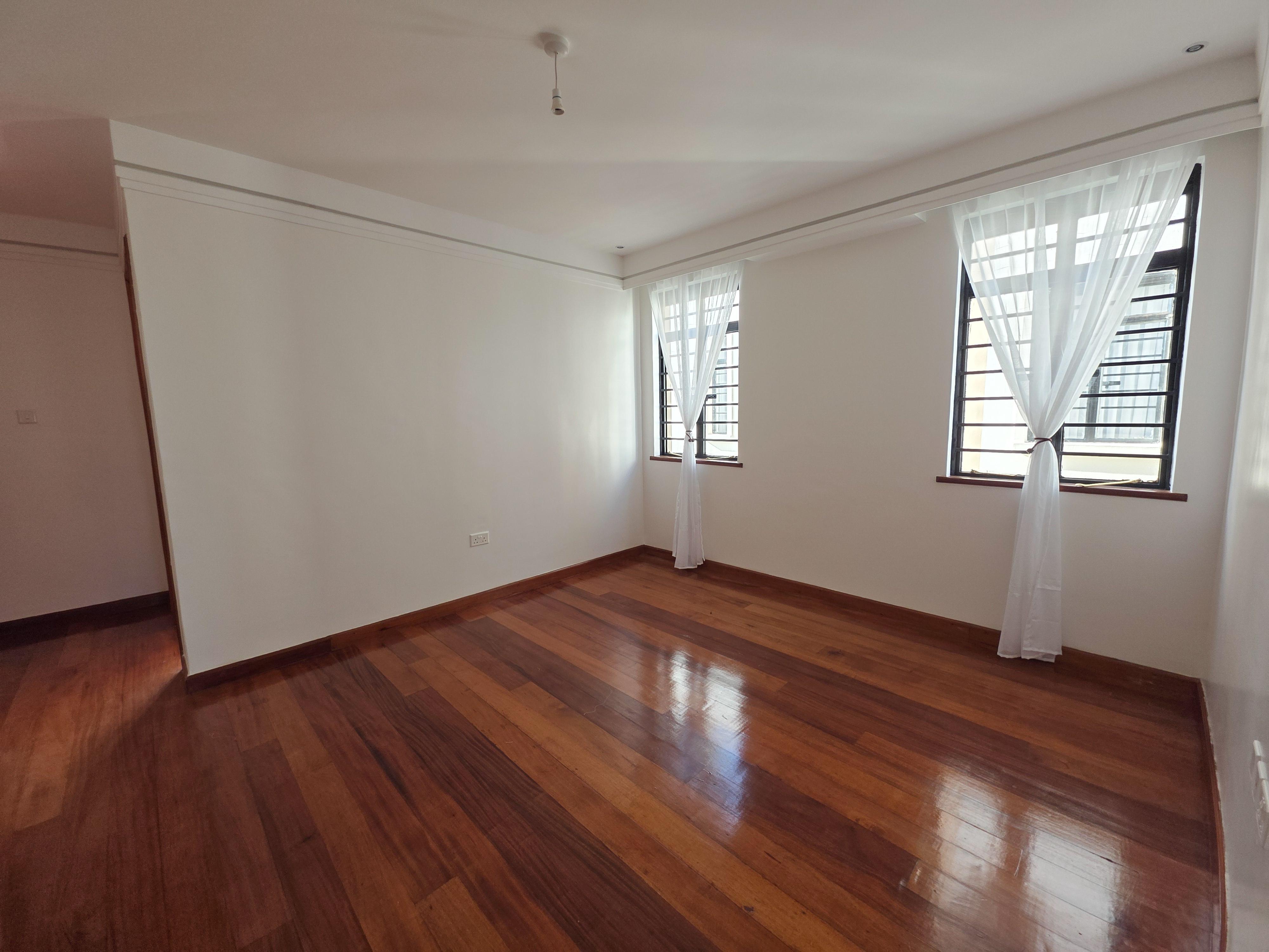 Modern 4 Bedroom townhouse Available for Sale in Littlemore Estate, Membley