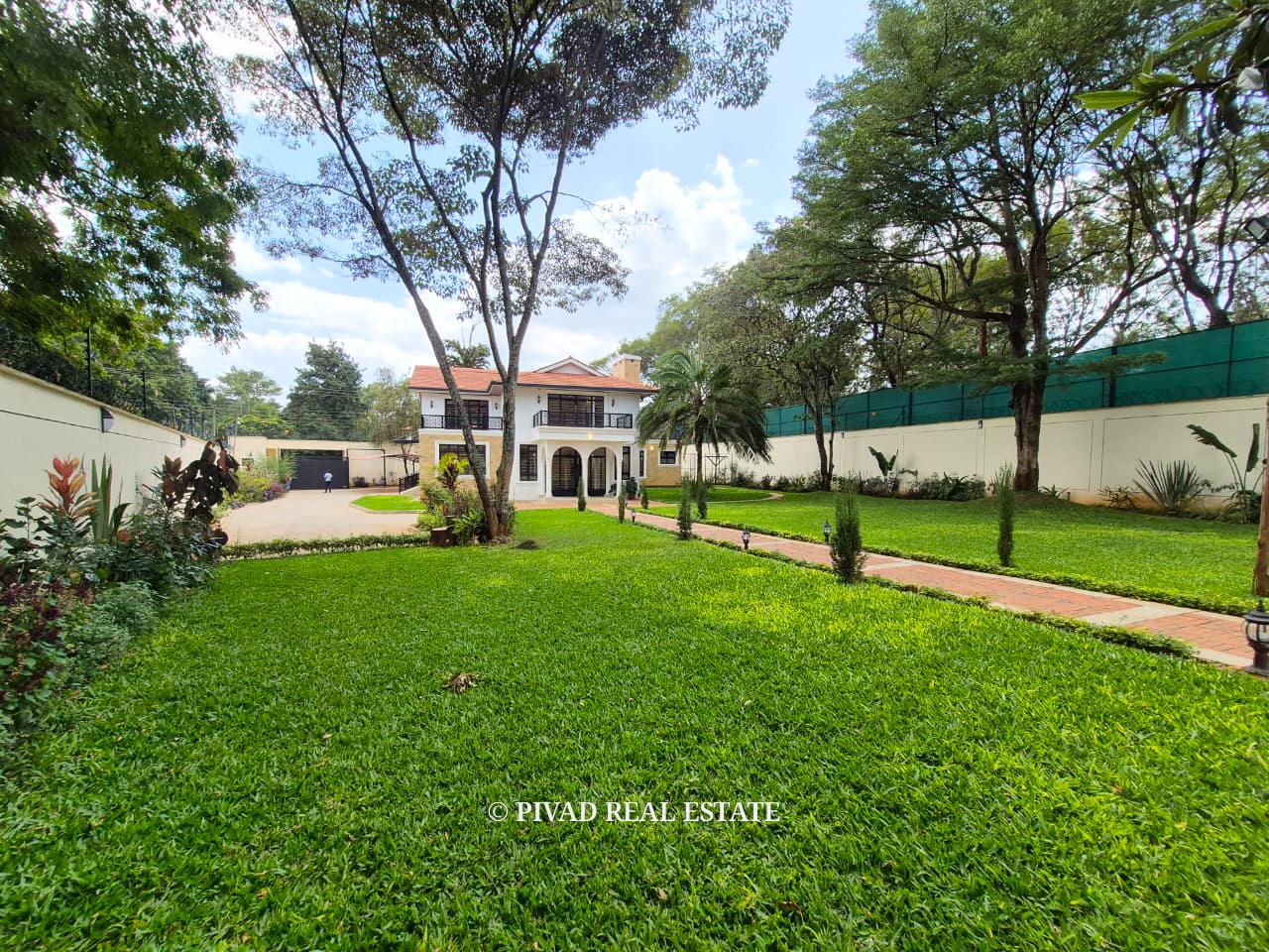 5 Bedroom House For Sale in Runda