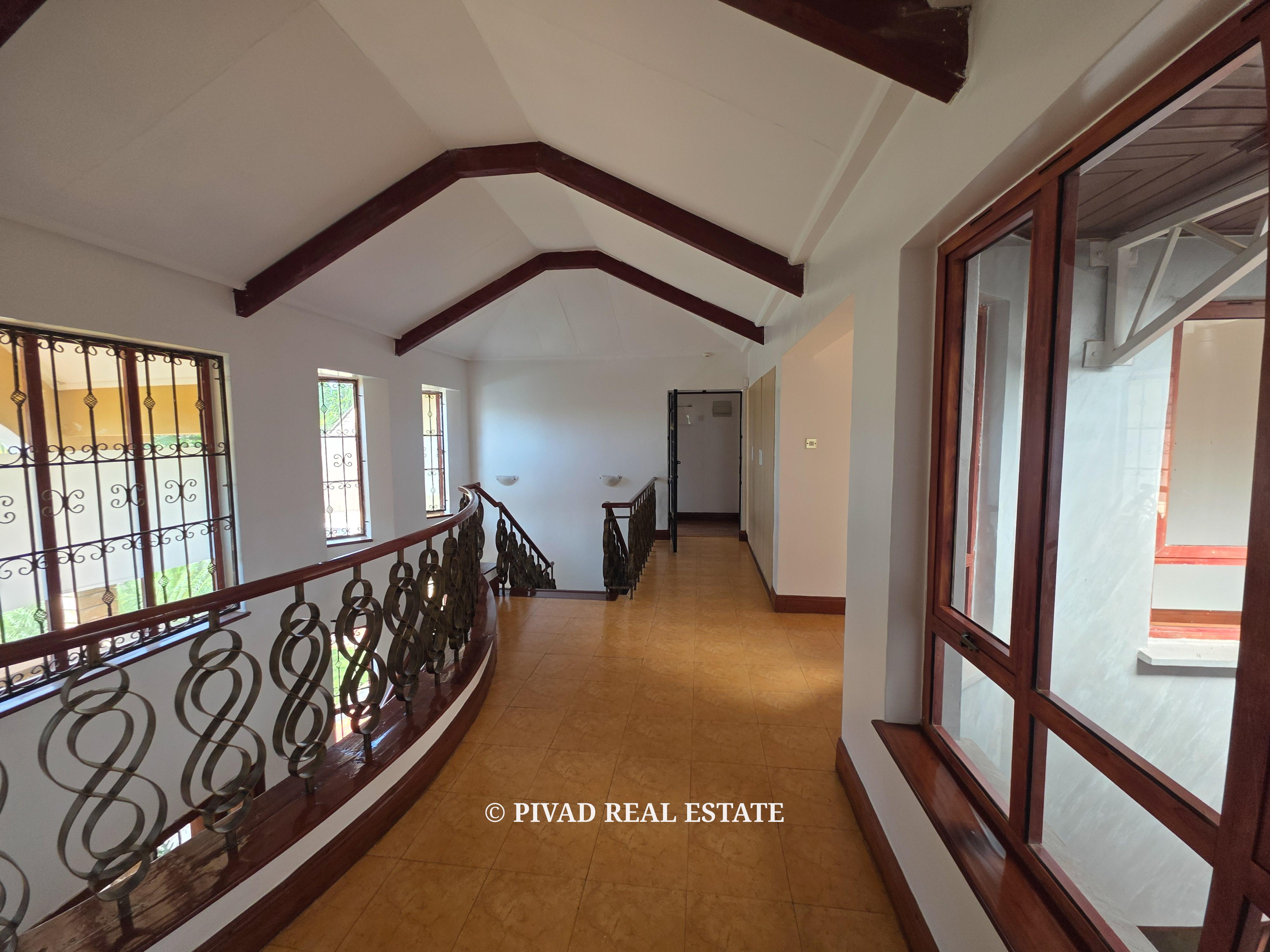 5 Bedroom House Available For Rent - Runda
