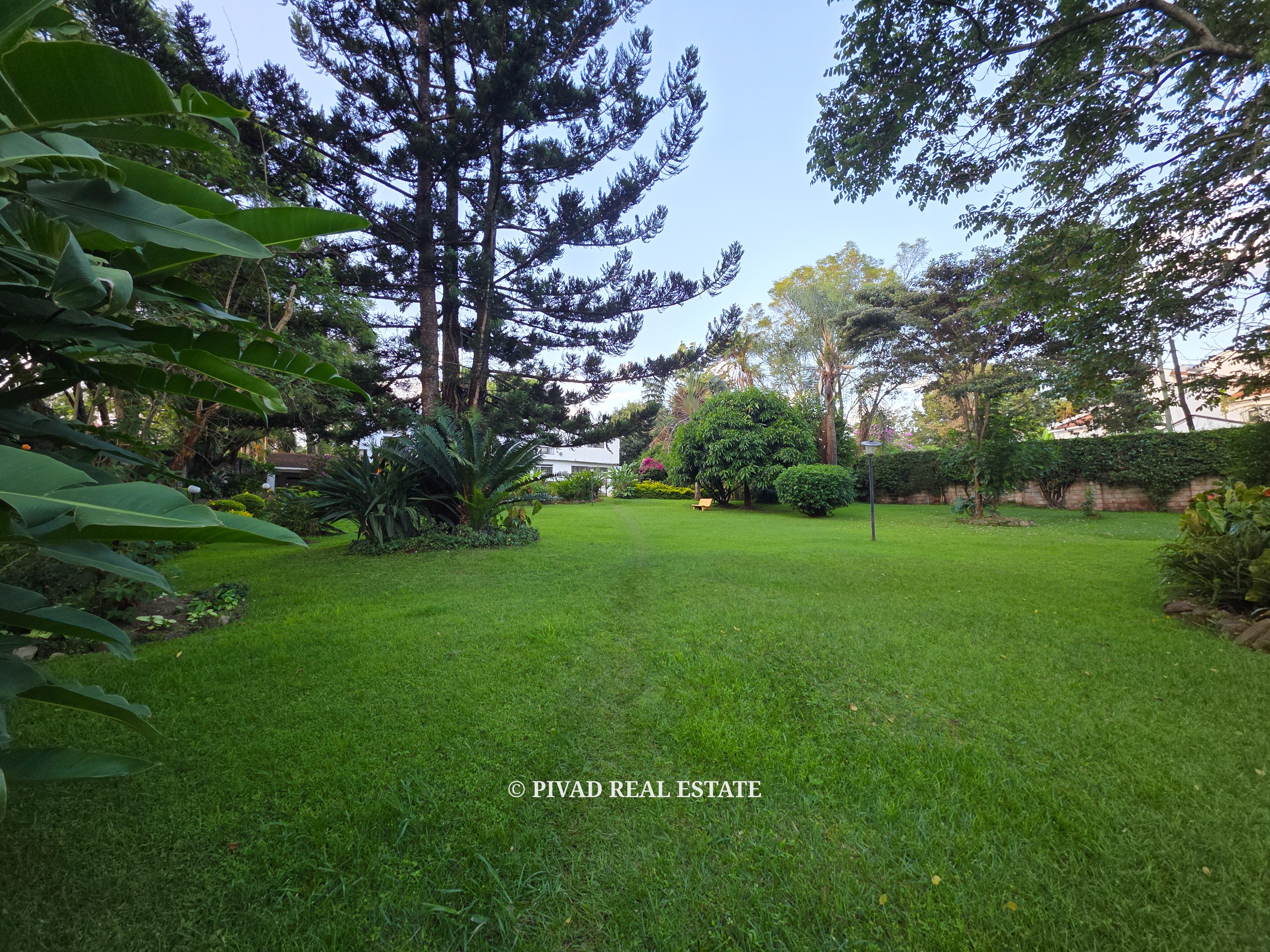 1 Acre Flat Land Available For Sale in Thigiri Estate with an Old House