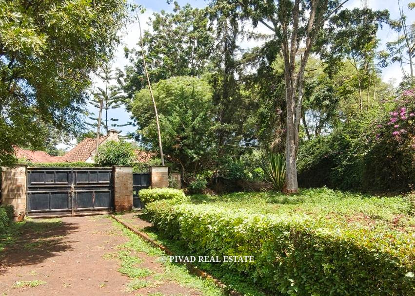 0.61 Acre Land Available For Sale in Old Kitisuru