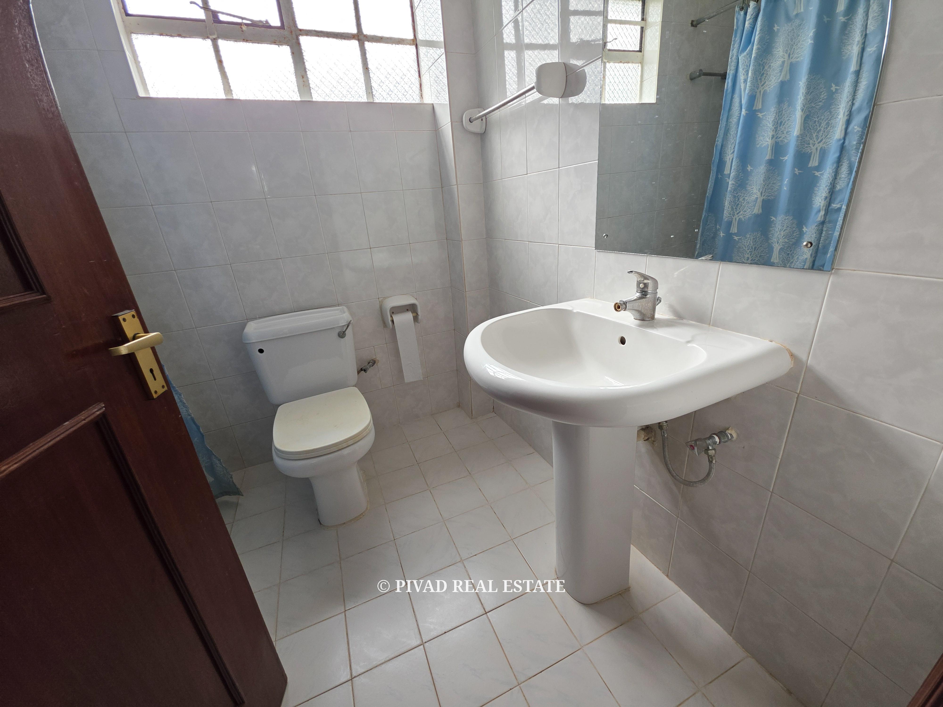 5 Bedroom Home Available for Sale in Runda.