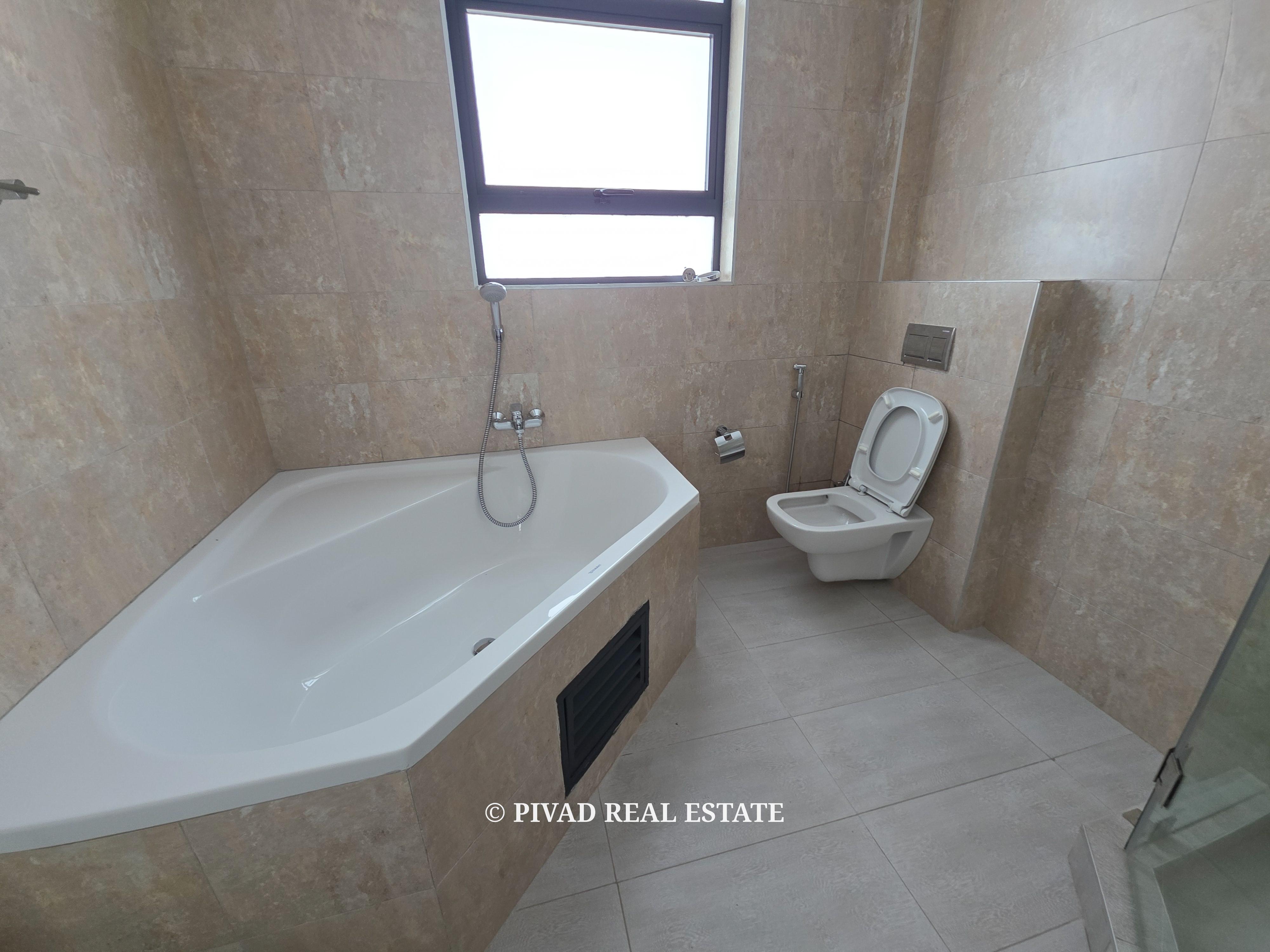 5 bedroom house available for Sale in Fivestar Paradise