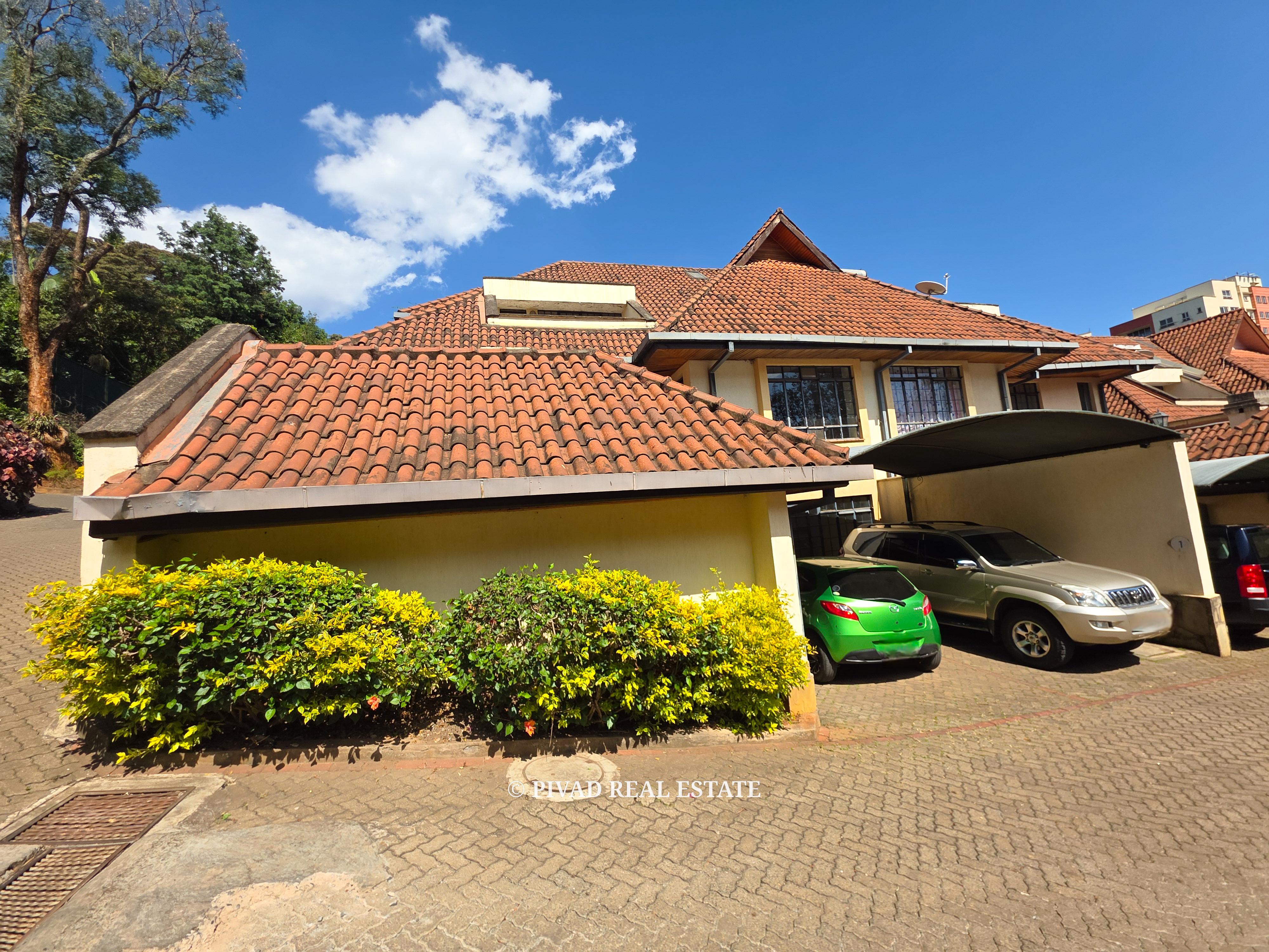 5 Bedroom townhouse available for Sale in Spring Valley