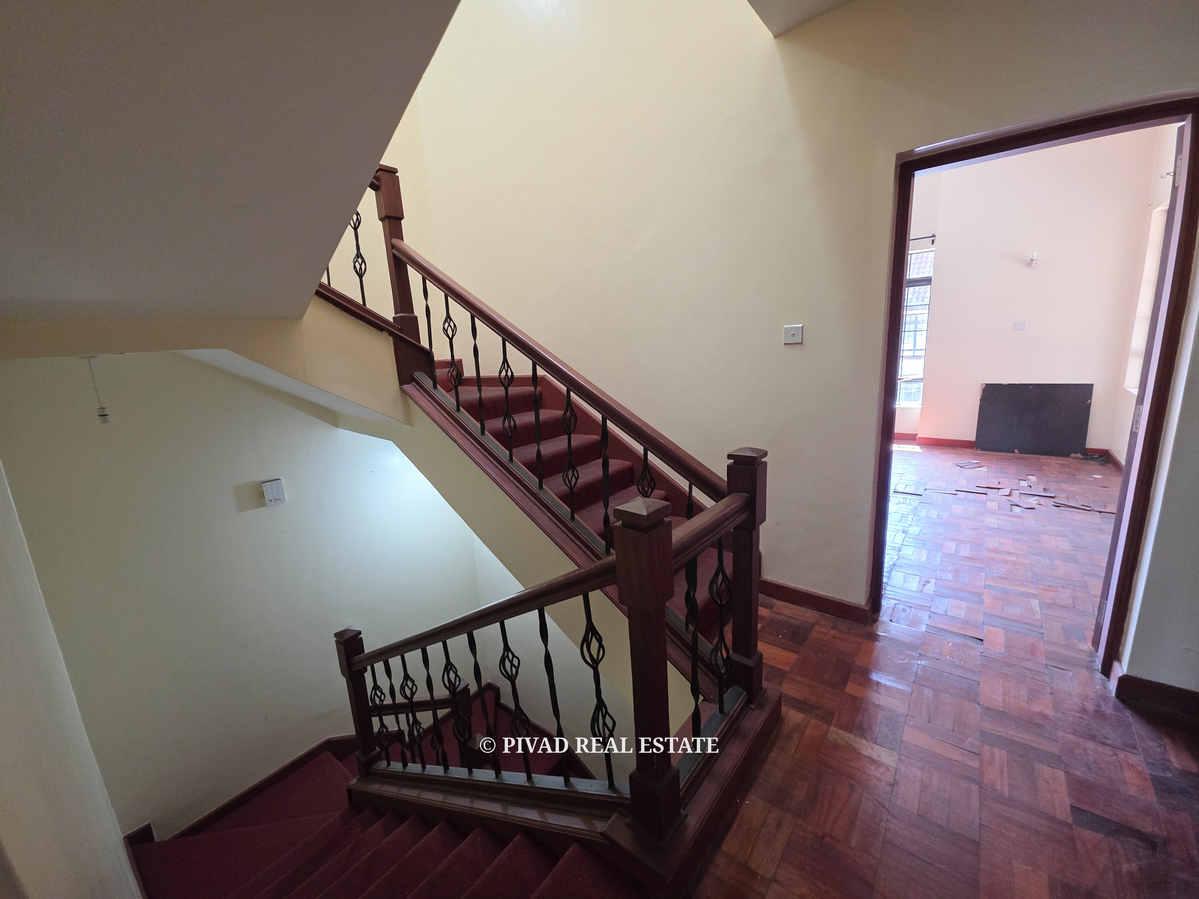 5 Bedroom townhouse available for Sale in Spring Valley
