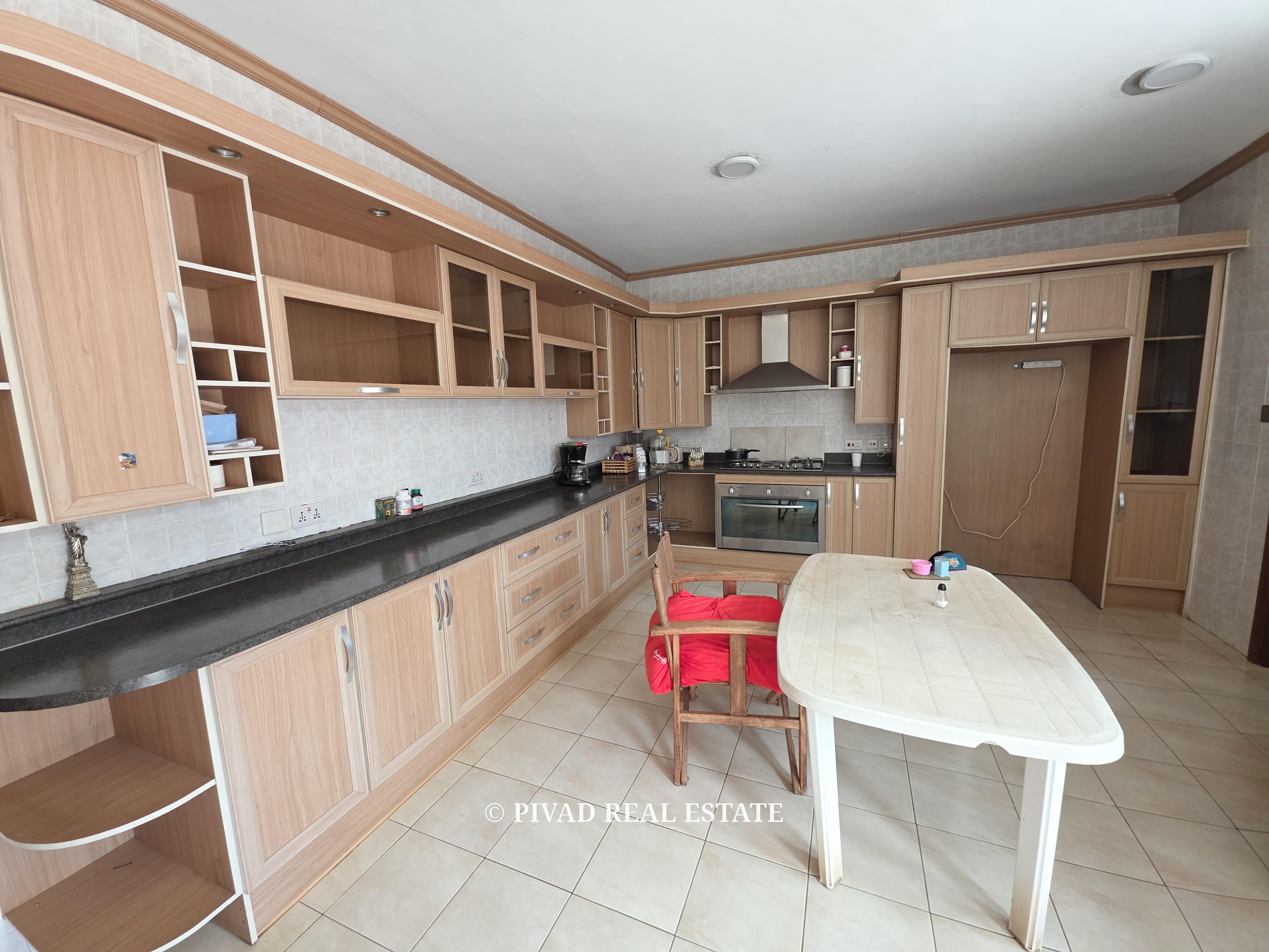 5 Bedroom house available for Sale in Westlands Grevillea Area