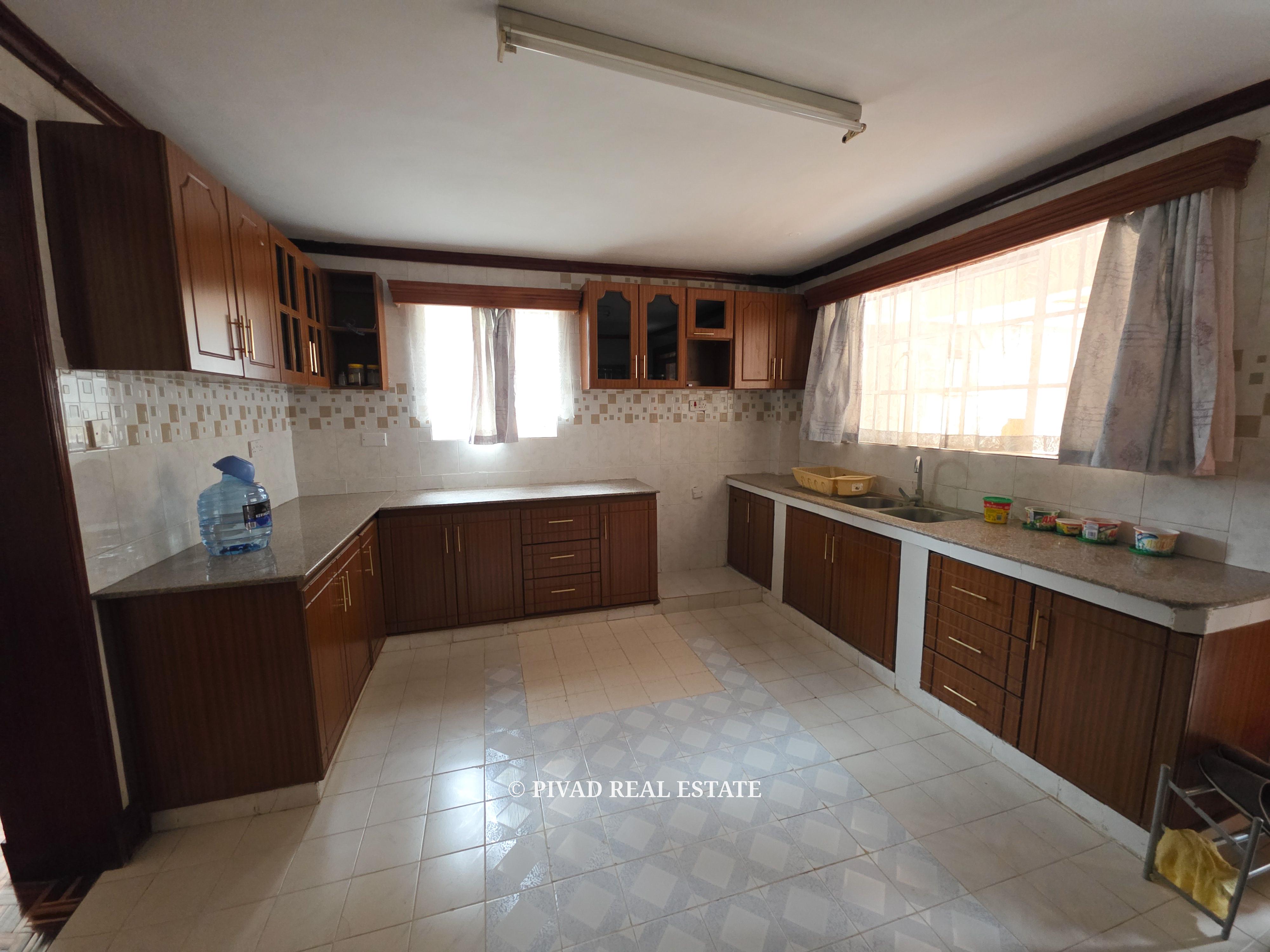 5 Bedroom Home Available for Sale in Runda.