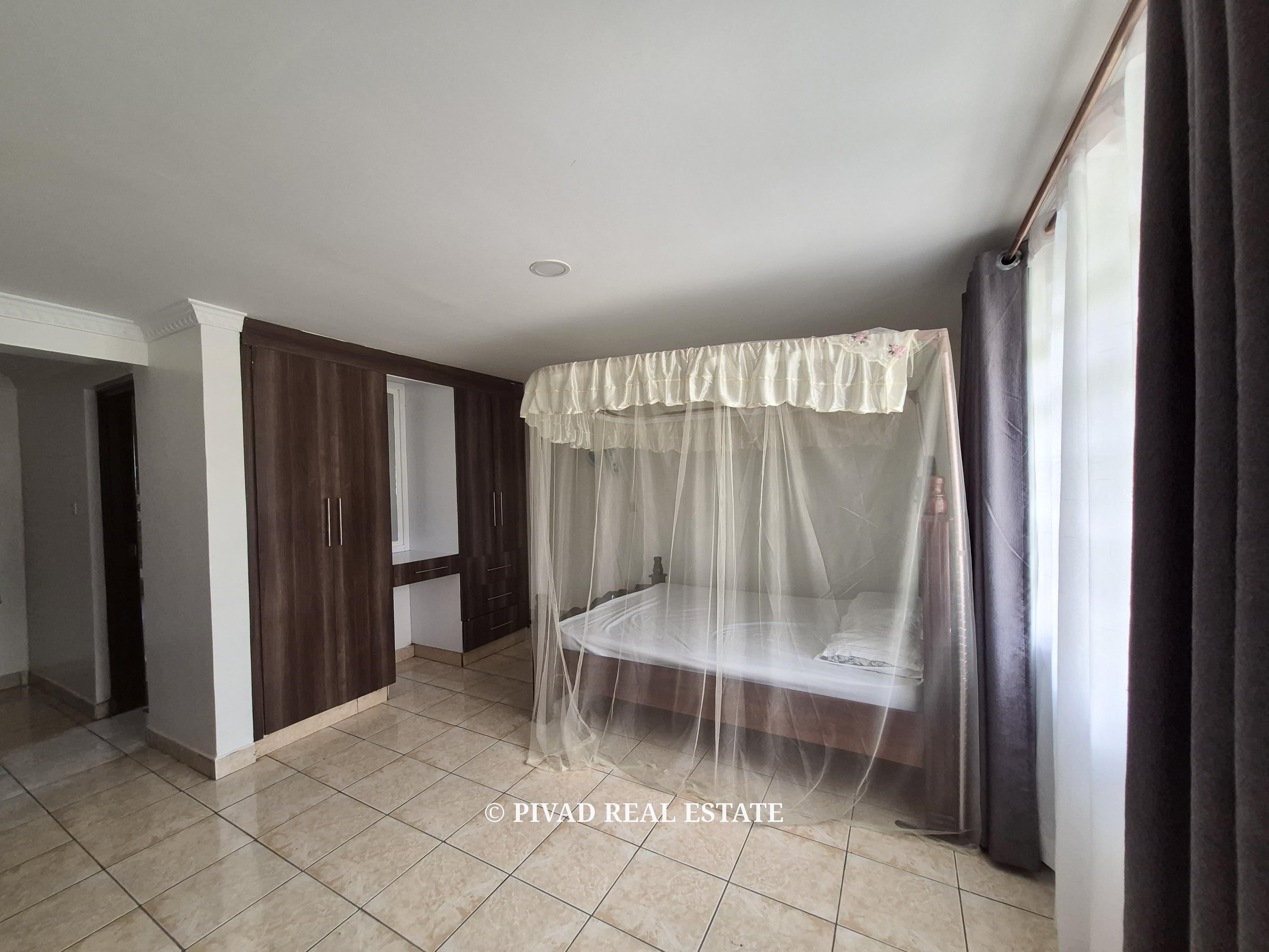 6 Bedroom House available for Sale in Garden Estate