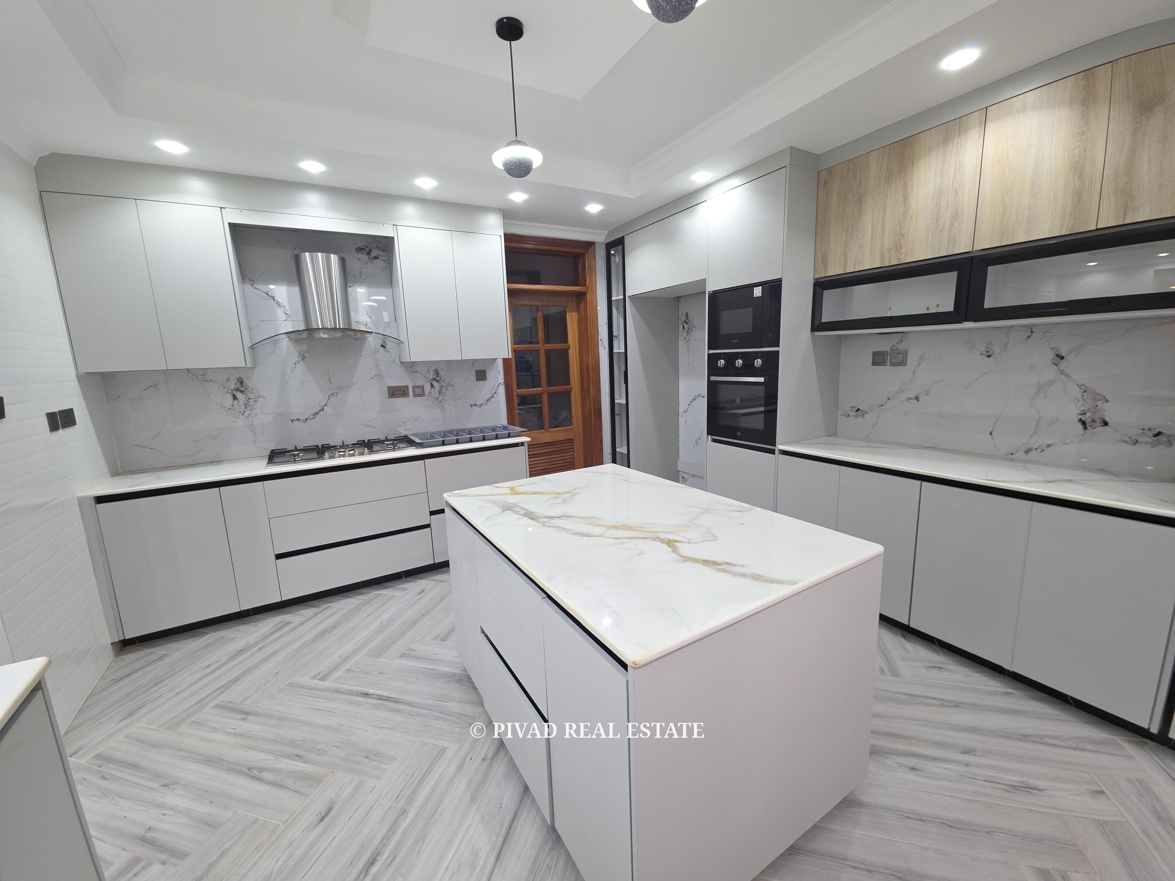 Modern 5 Bedroom Home in New Runda