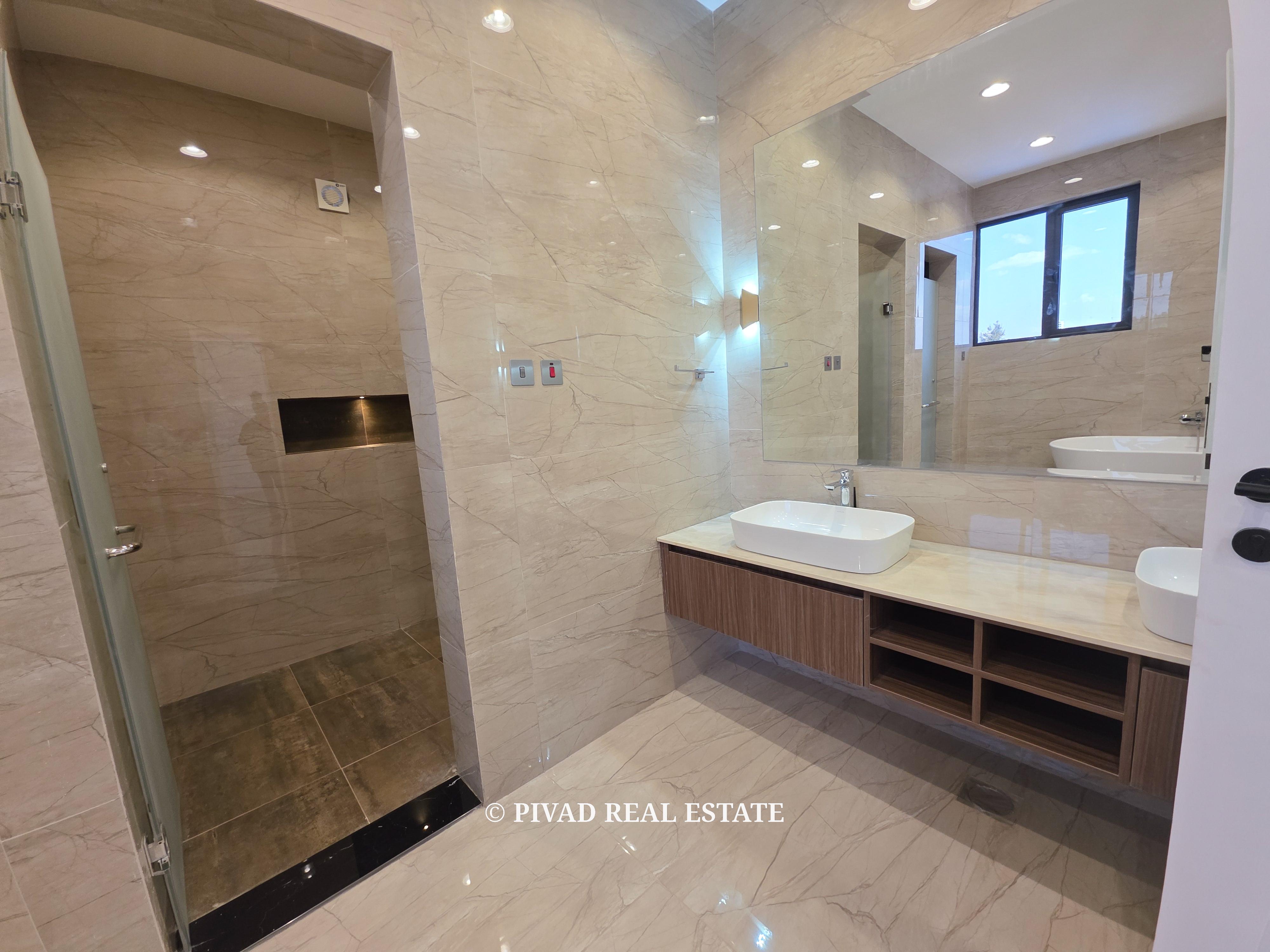5 bedroom House Available For Rent in Lavington